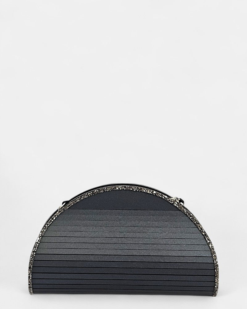 Bolso para invitada gris con adorno de cristal plata