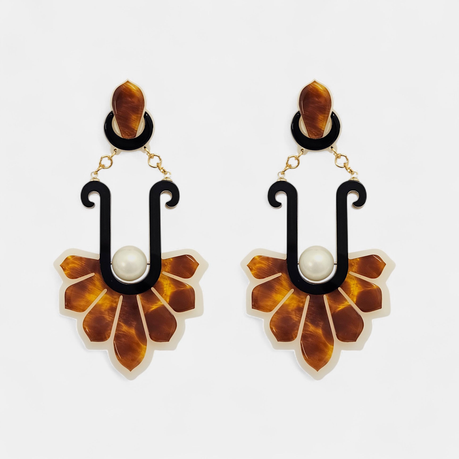 Pendientes de resina carey con perla