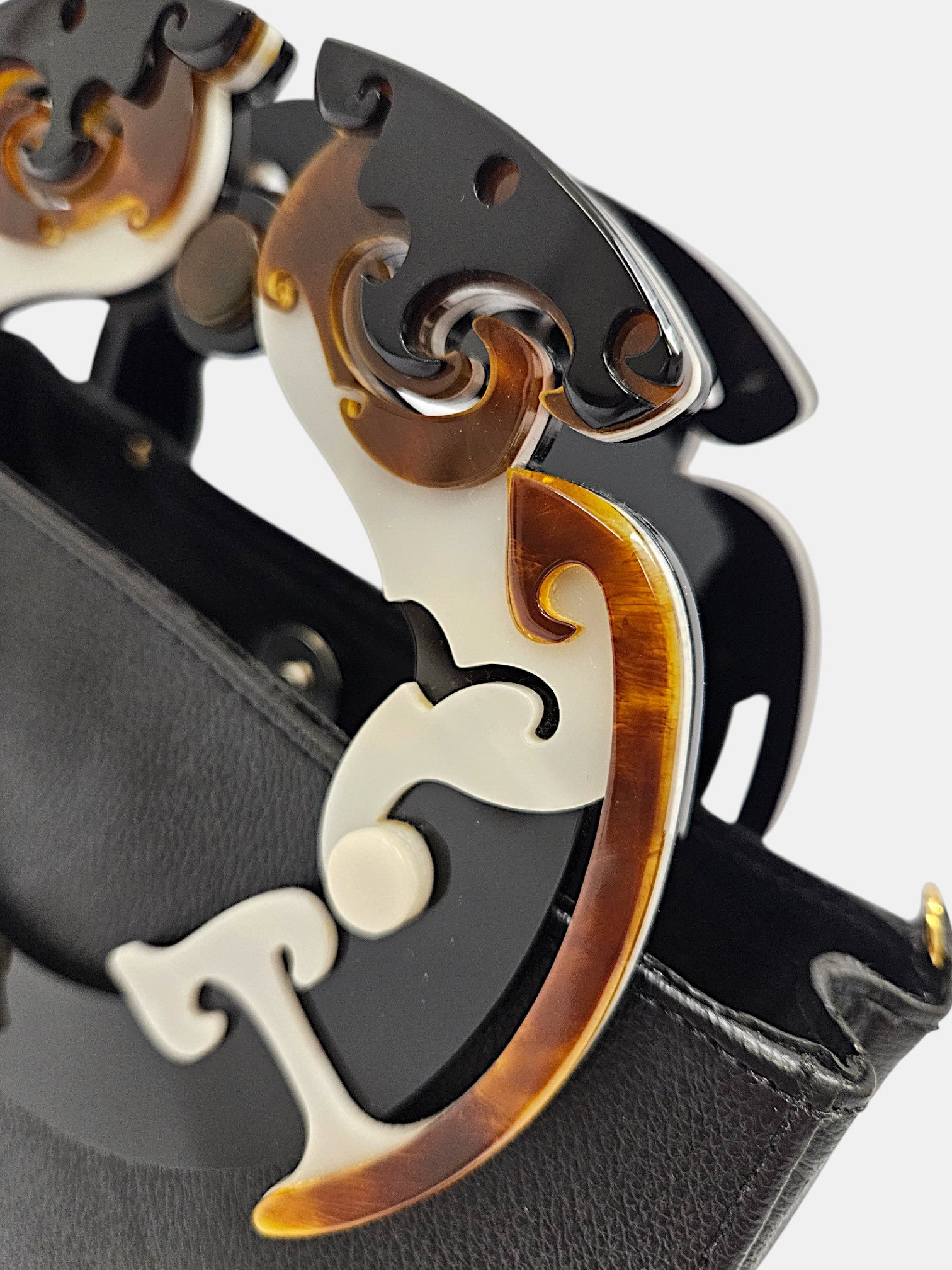 Bolso piel Gissa Bicalho negro con asa