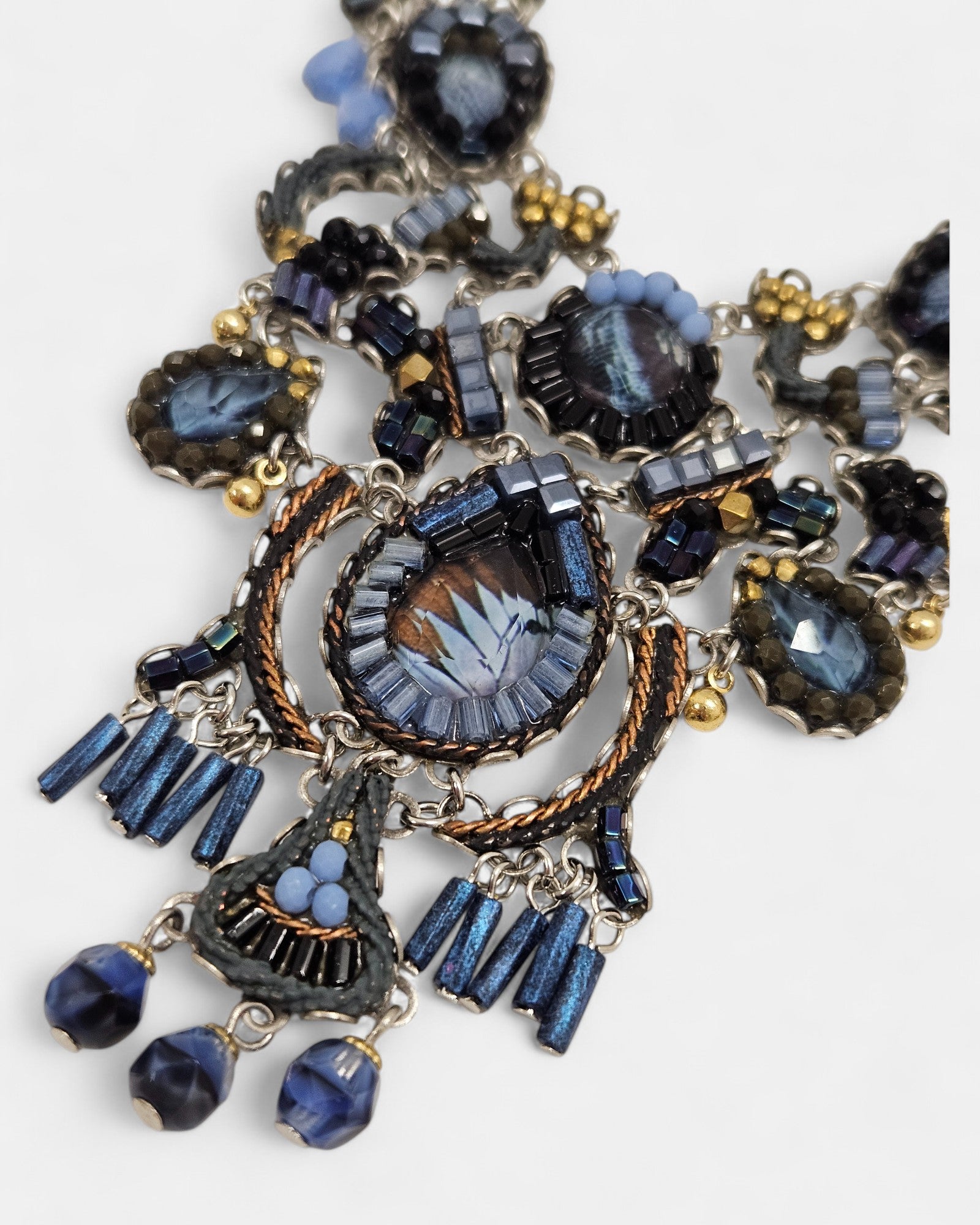 Collar artesanal Lunaria azul índigo