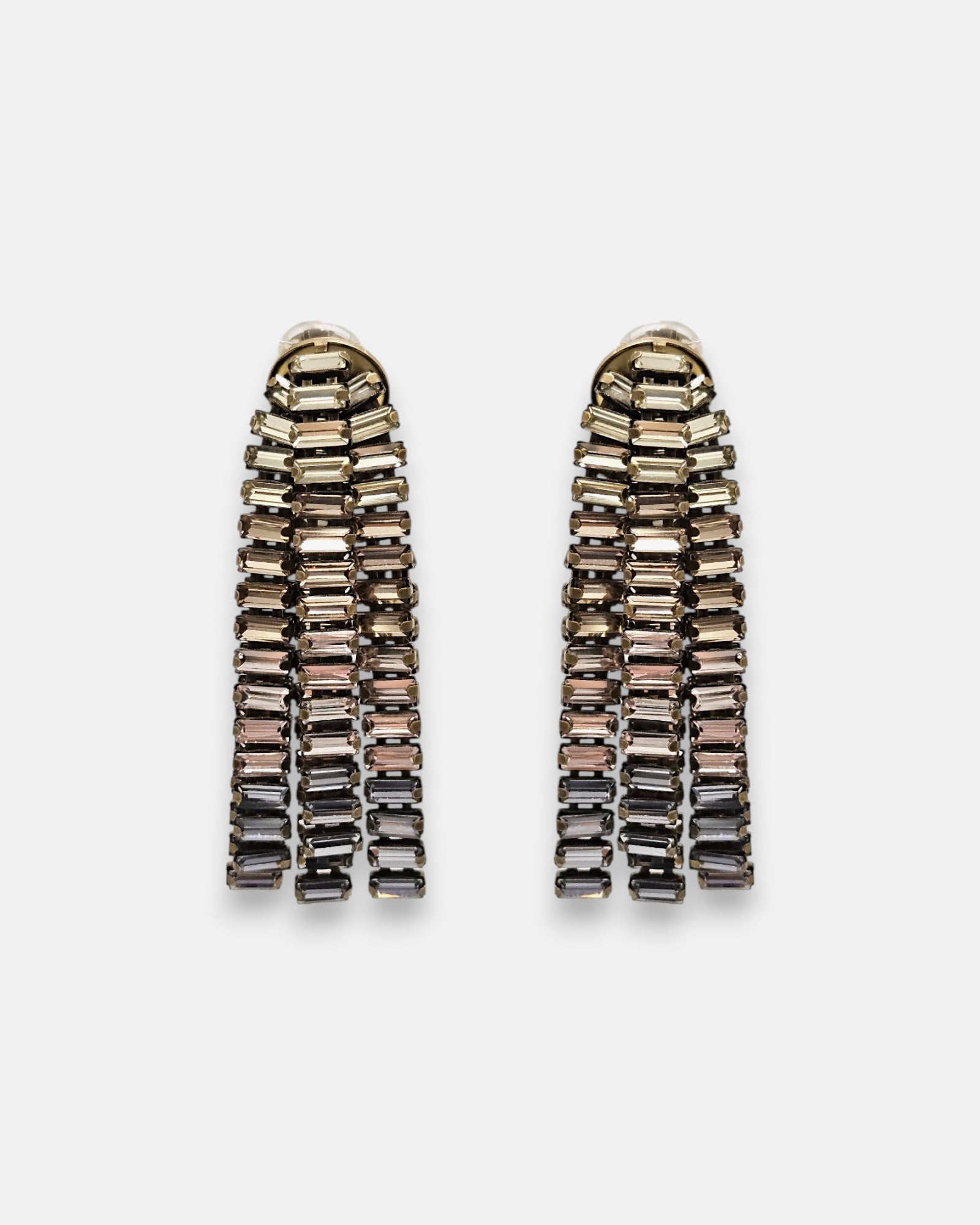 Pendientes Tataborello de flecos con cristales tallados en degradado de gris y plata.