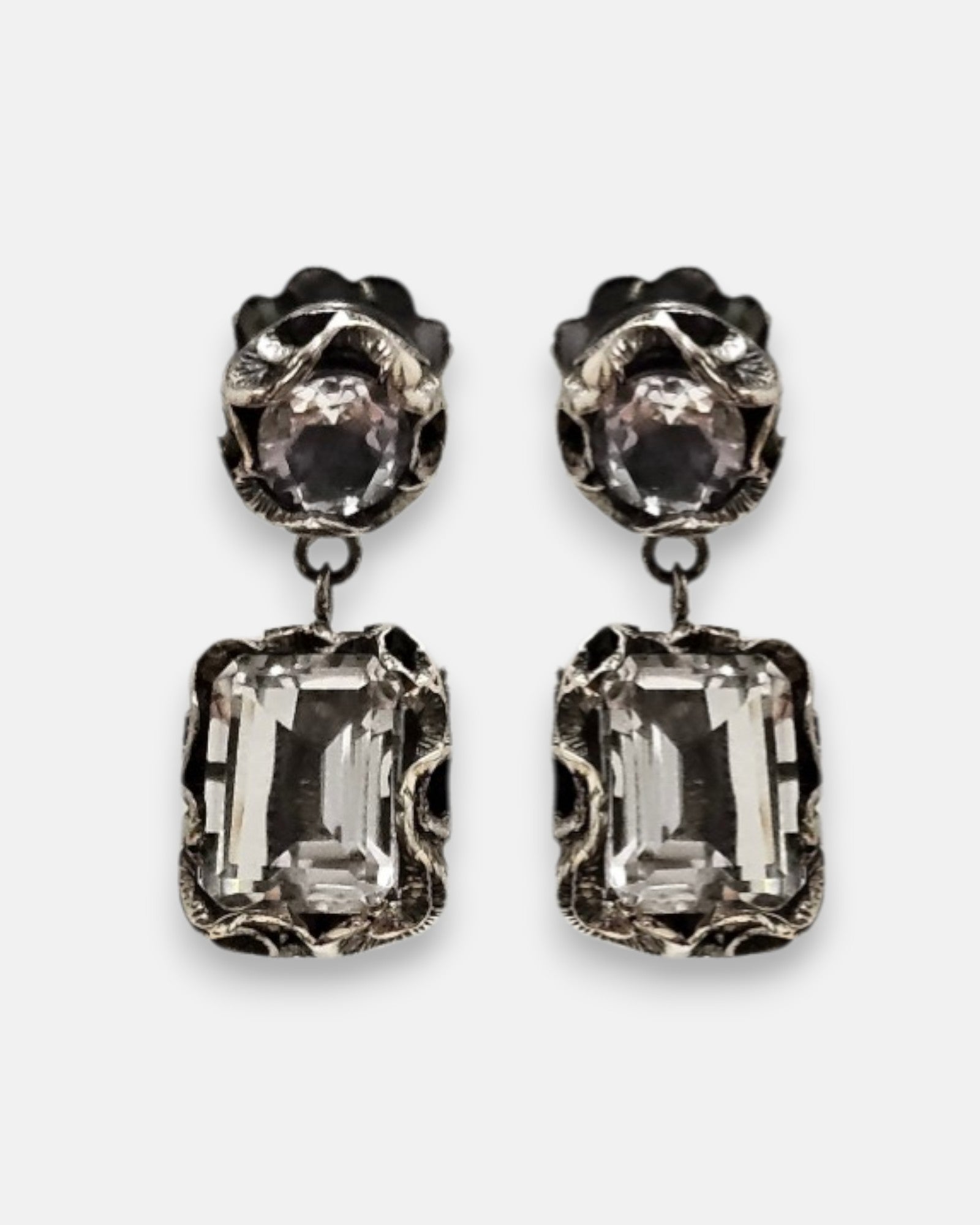 pendientes Astra de Maria e Luisa Jewels en plata 925 bruñida con dobles cristales transparentes.