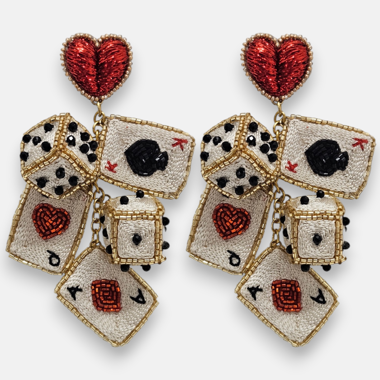 pendientes Casino Royale de Olivia Dar bordados a mano con cartas de póquer, dados 3D y corazón superior rojo.
