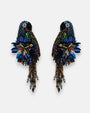 pendientes Perroquet Bleu de Olivia Dar bordados a mano en forma de ave del paraíso en tonos azul cobalto, bronce y turquesa.
