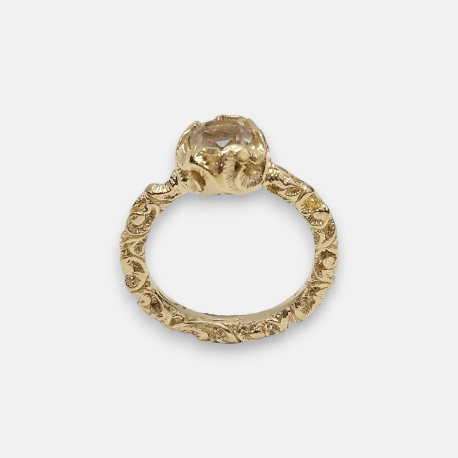 anillo Ottavia de Maria e Luisa Jewels en plata 925 chapada en oro con cristal redondo transparente.