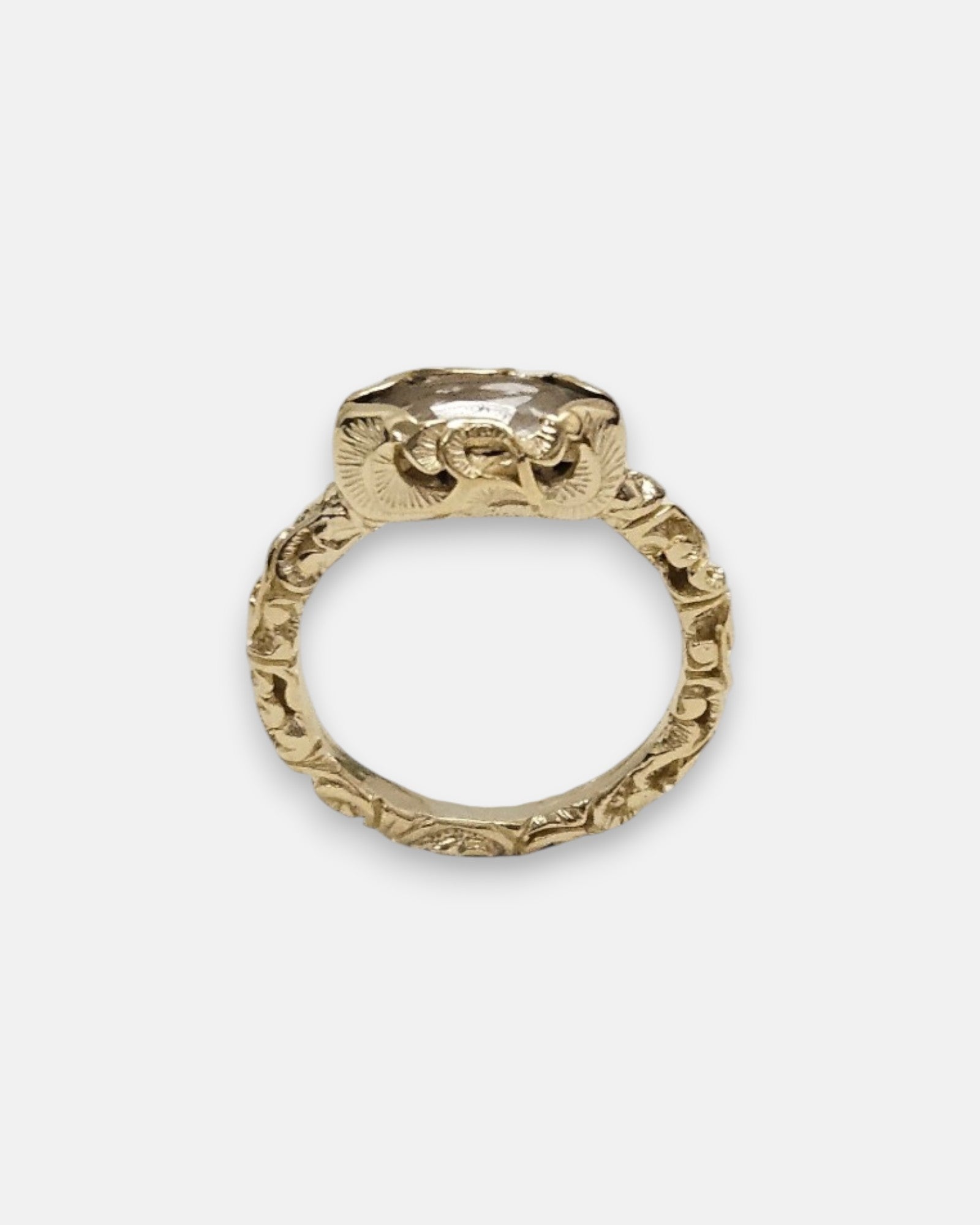 anillo Beatrice de Maria e Luisa Jewels en plata 925 chapada en oro con cristal marquesa.