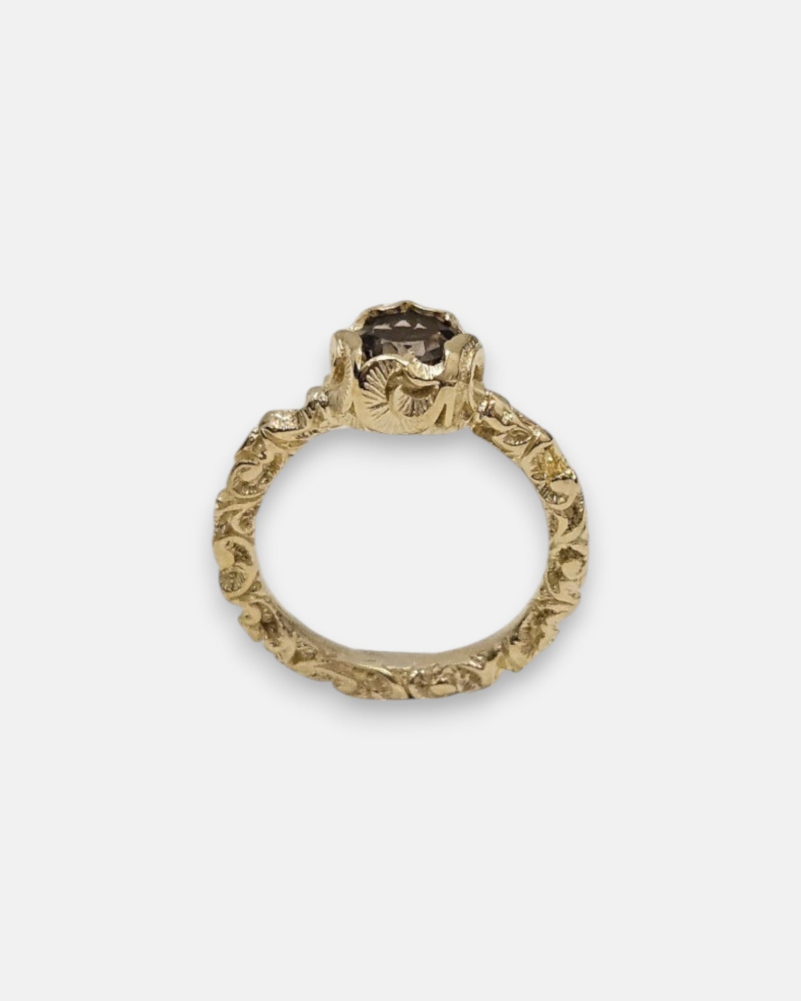 anillo Celeste de Maria e Luisa Jewels en plata 925 chapada en oro con cristal ahumado redondo.