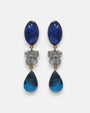 pendientes largos Margot Nuit de Dominique Denaive con tres módulos articulados en resina azul y gris.