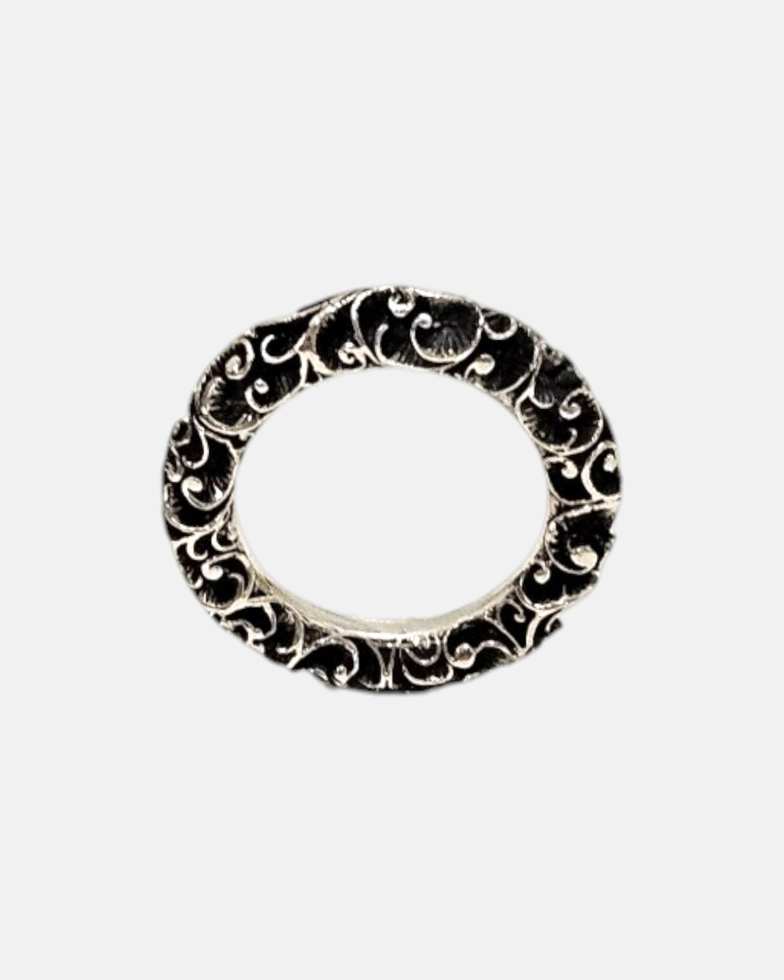 anillo Anello Fascia Barocca de Maria e Luisa en plata de ley envejecida con motivos cincelados.