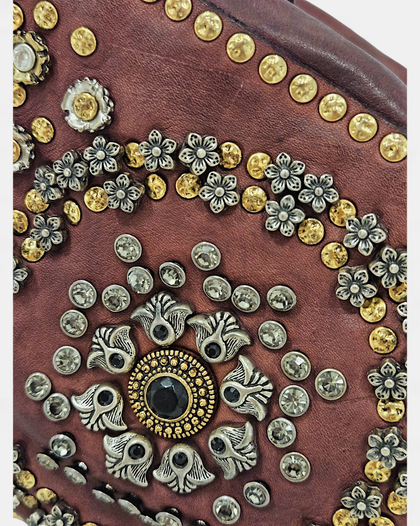 Bolso bandolera Campomaggi de piel con tachuelas y cristales