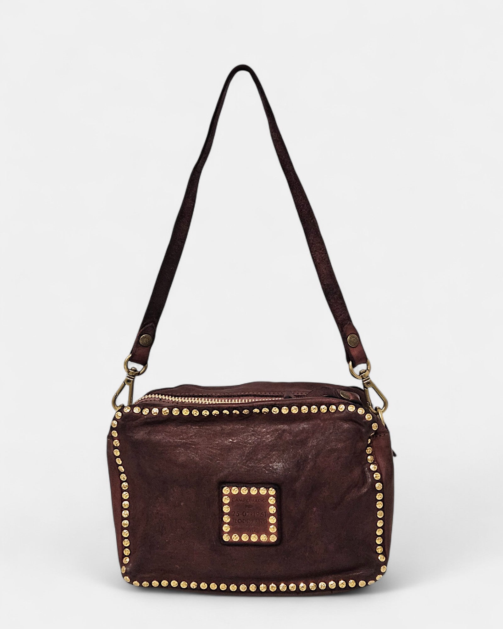 Bolso bandolera Campomaggi de piel con tachuelas y cristales