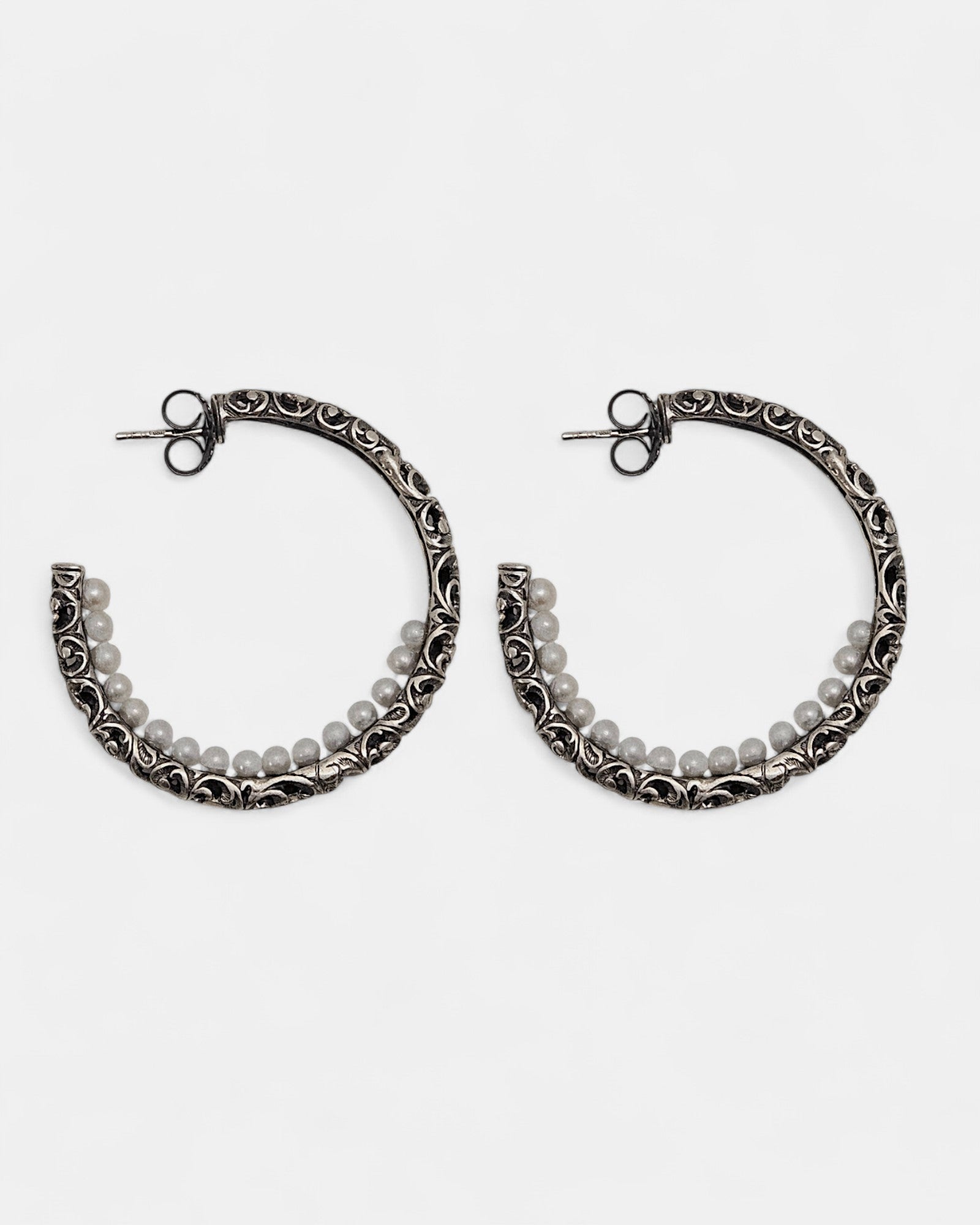 Pendientes aros de plata envejecida con cincelado y perlas naturales