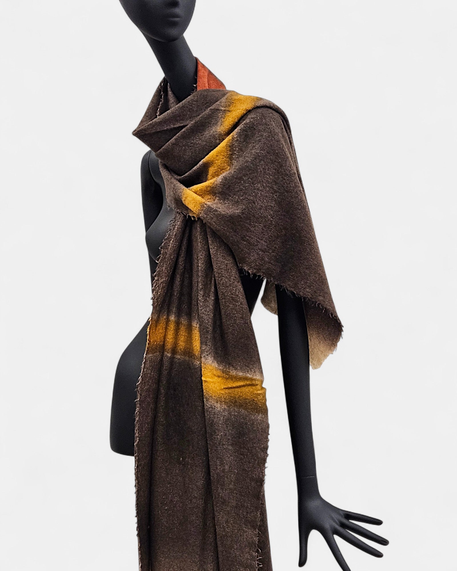 Fular Eros degradado en tonos tierra y verde oliva Faliero Sarti