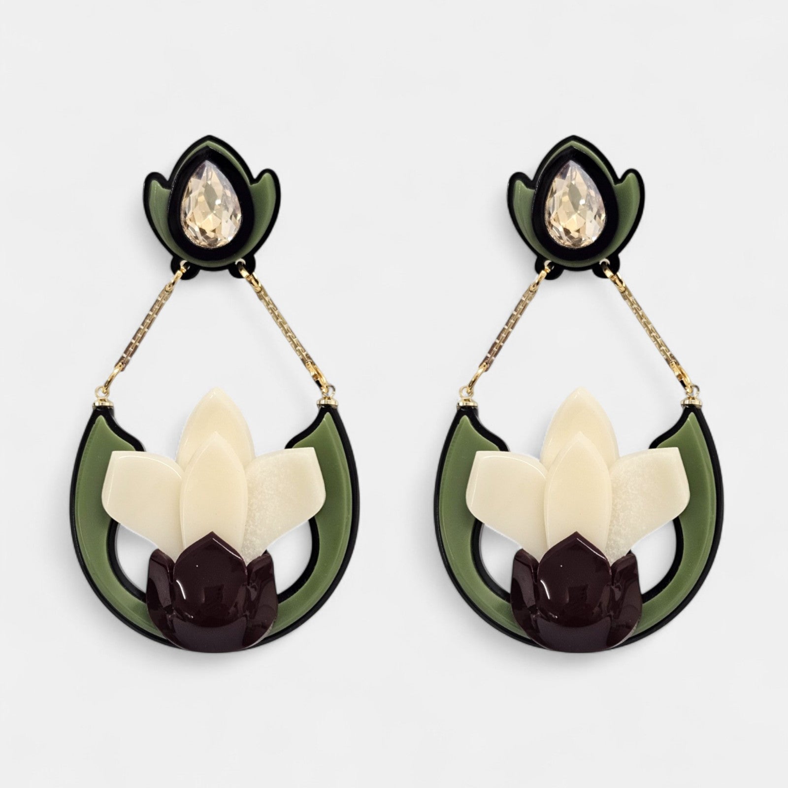 Pendientes Lotus en acrílico verde y marfil con cristal lágrima