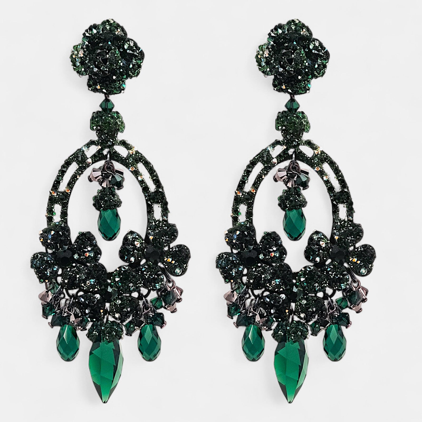 Pendientes Midnight Emerald con cristales verdes y glitter