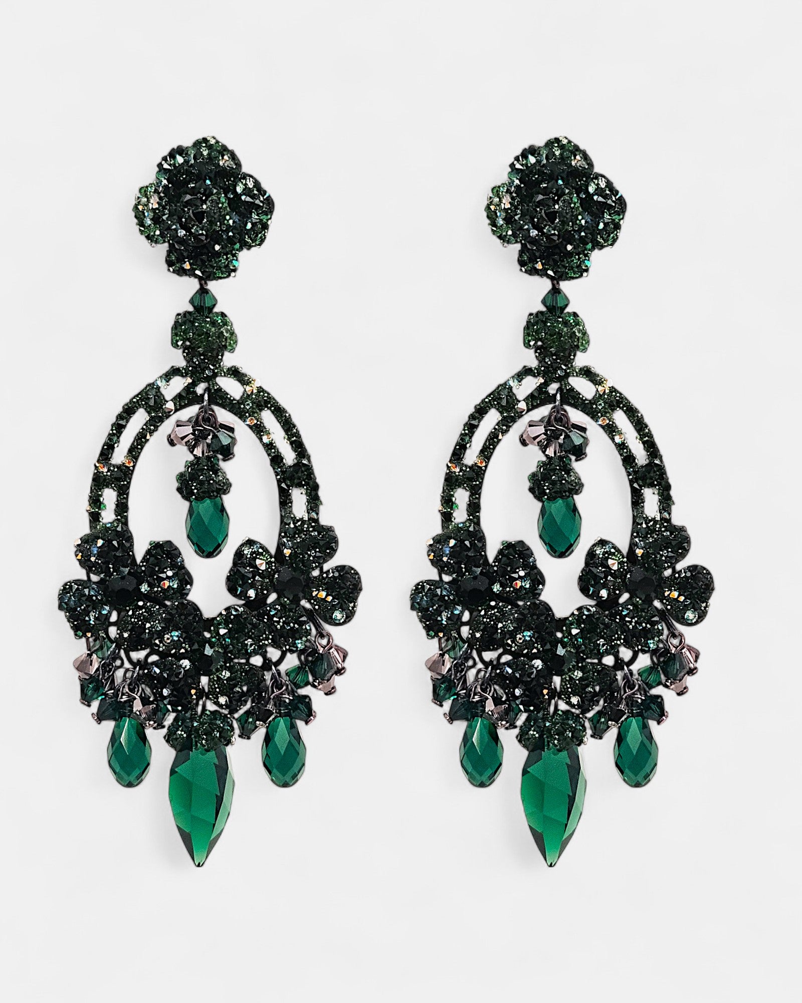 Pendientes Midnight Emerald con cristales verdes y glitter