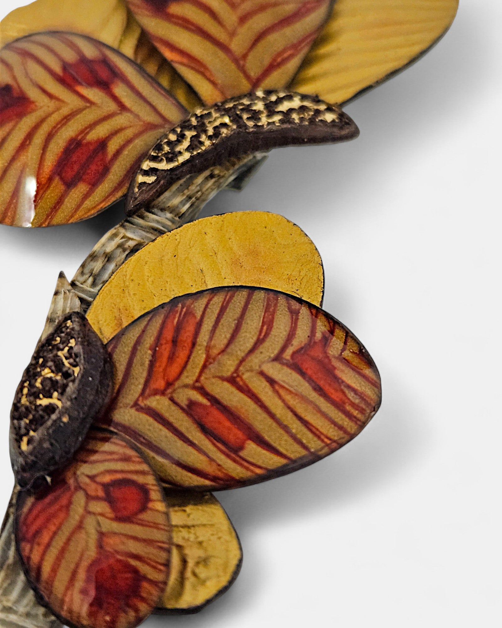 Broche Mamie naranja en resina Ciléa