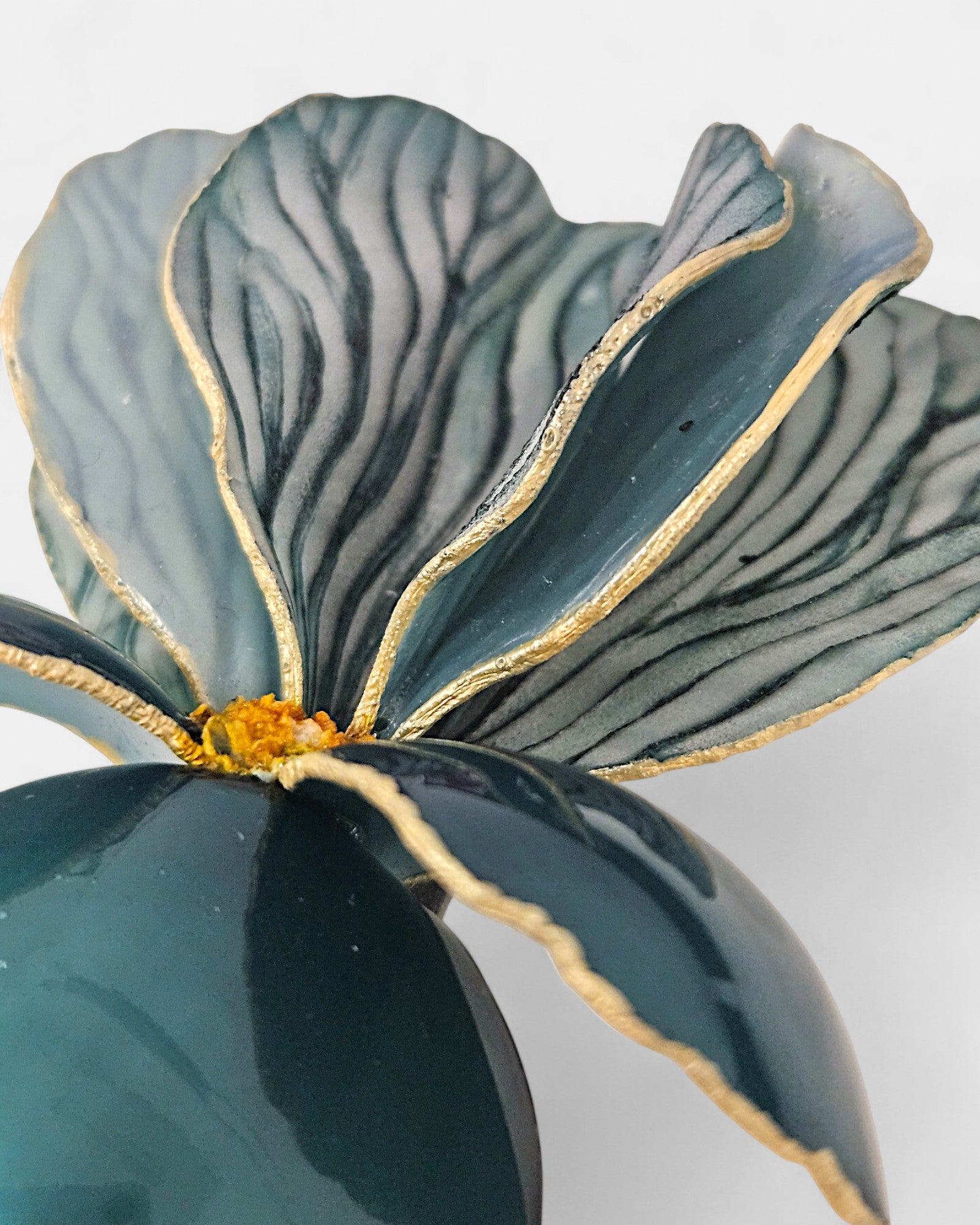 Broche resina azul Iris verde azulado