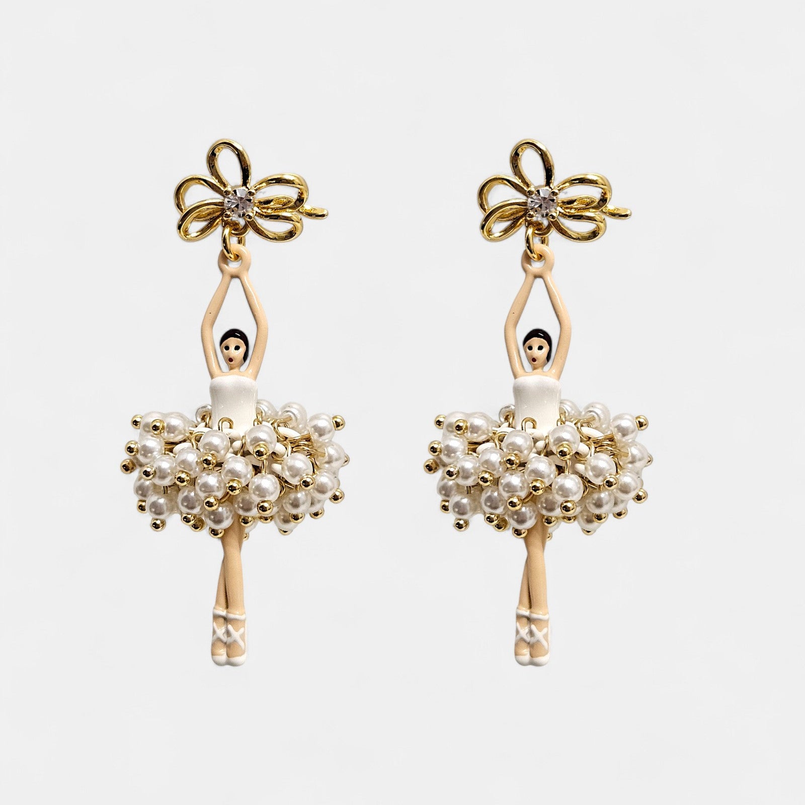 Pendientes Bailarina con Perlas y Lazo Dorado