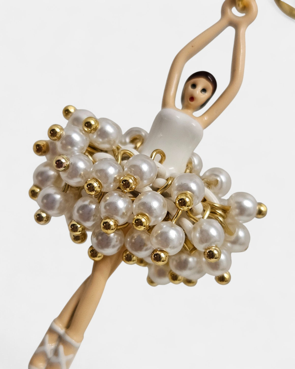 Pendientes Bailarina con Perlas y Lazo Dorado