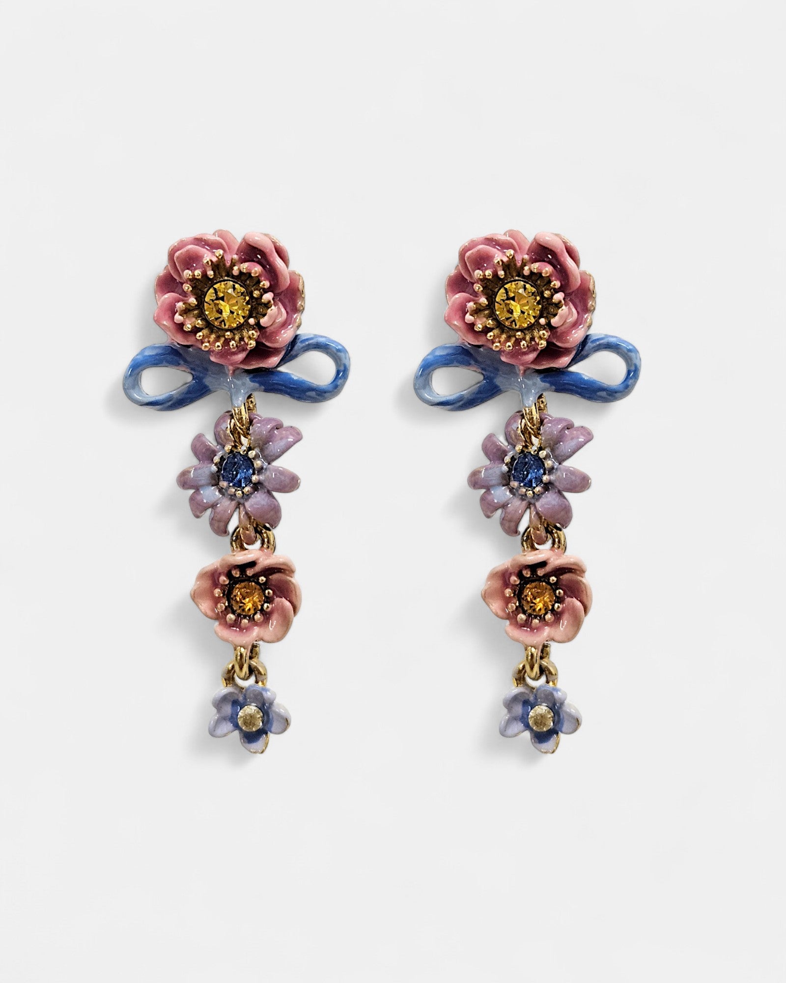 Boucles d'oreilles fleurs multicolores avec nœud bleu
