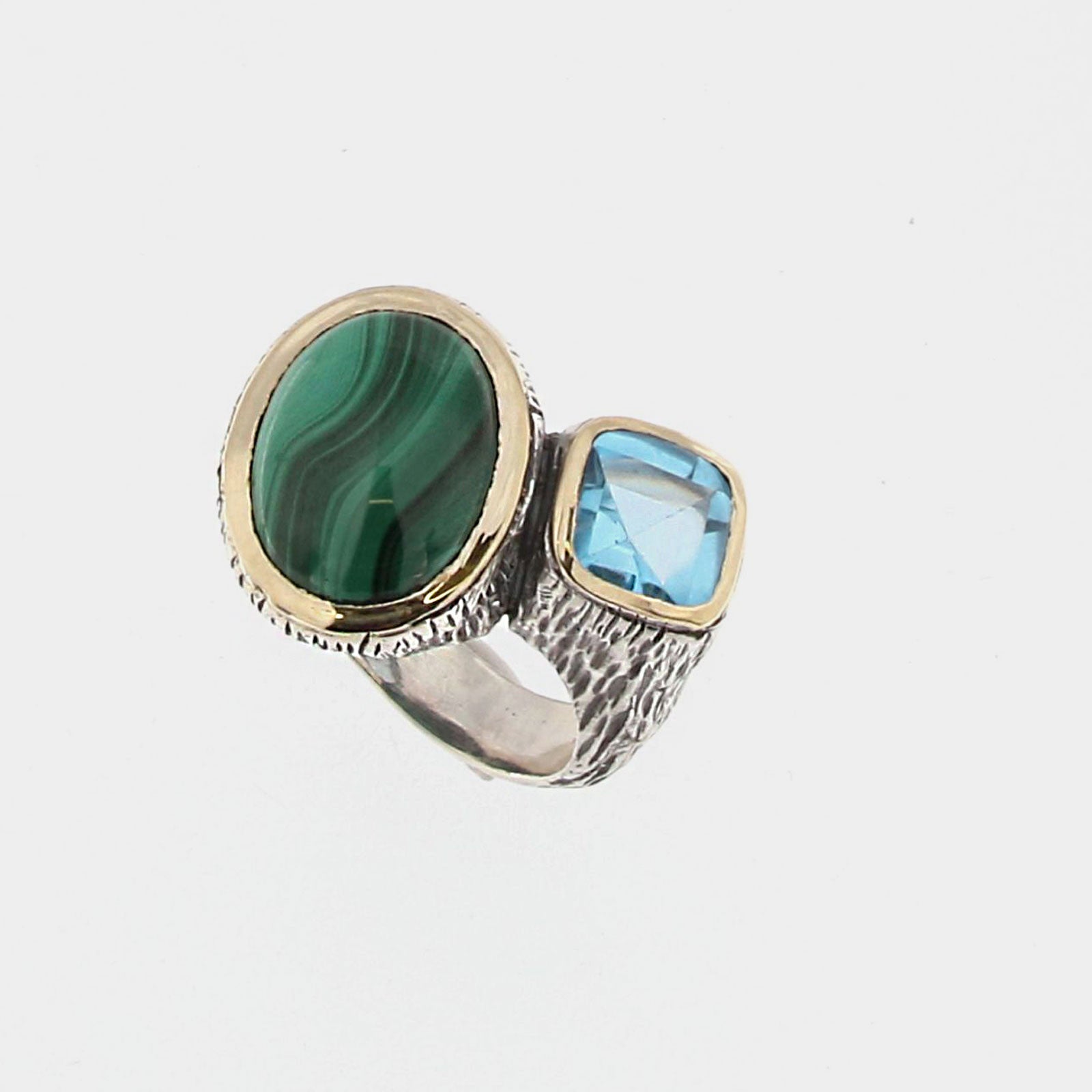 Anillo malaquita y topacio azul