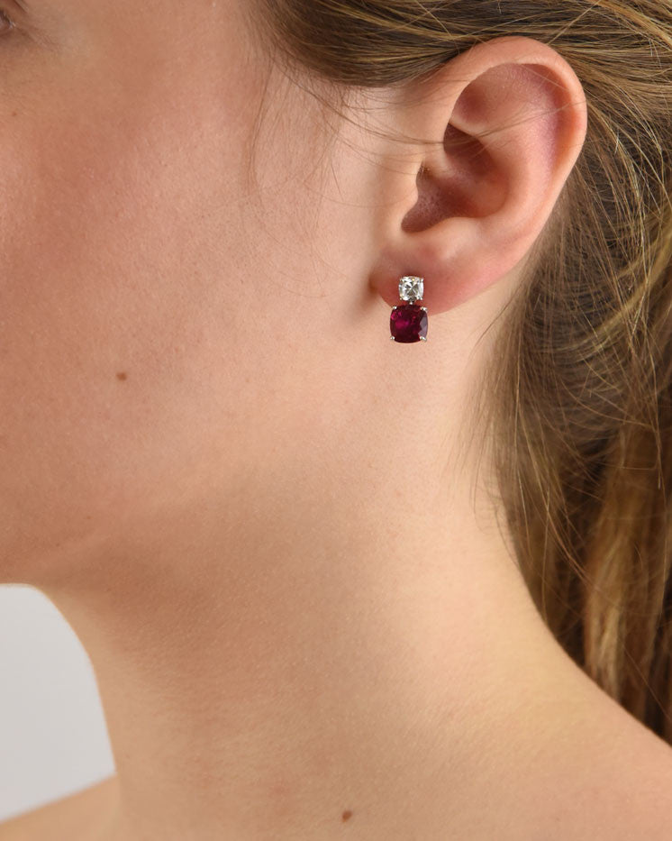 Pendiente plata y zirconita color rubí