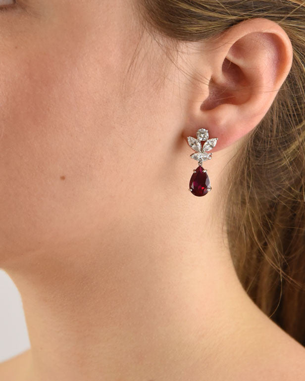 Pendientes lágrima plata y zirconita rojo rubí