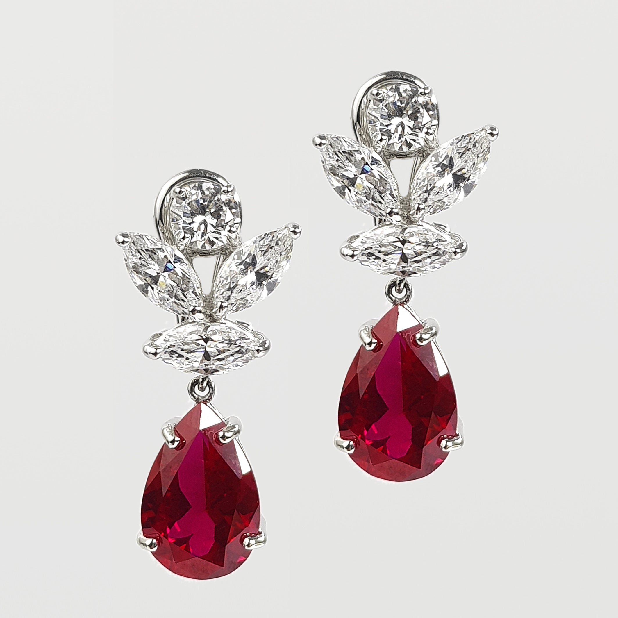 Pendientes lágrima plata y zirconita rojo rubí