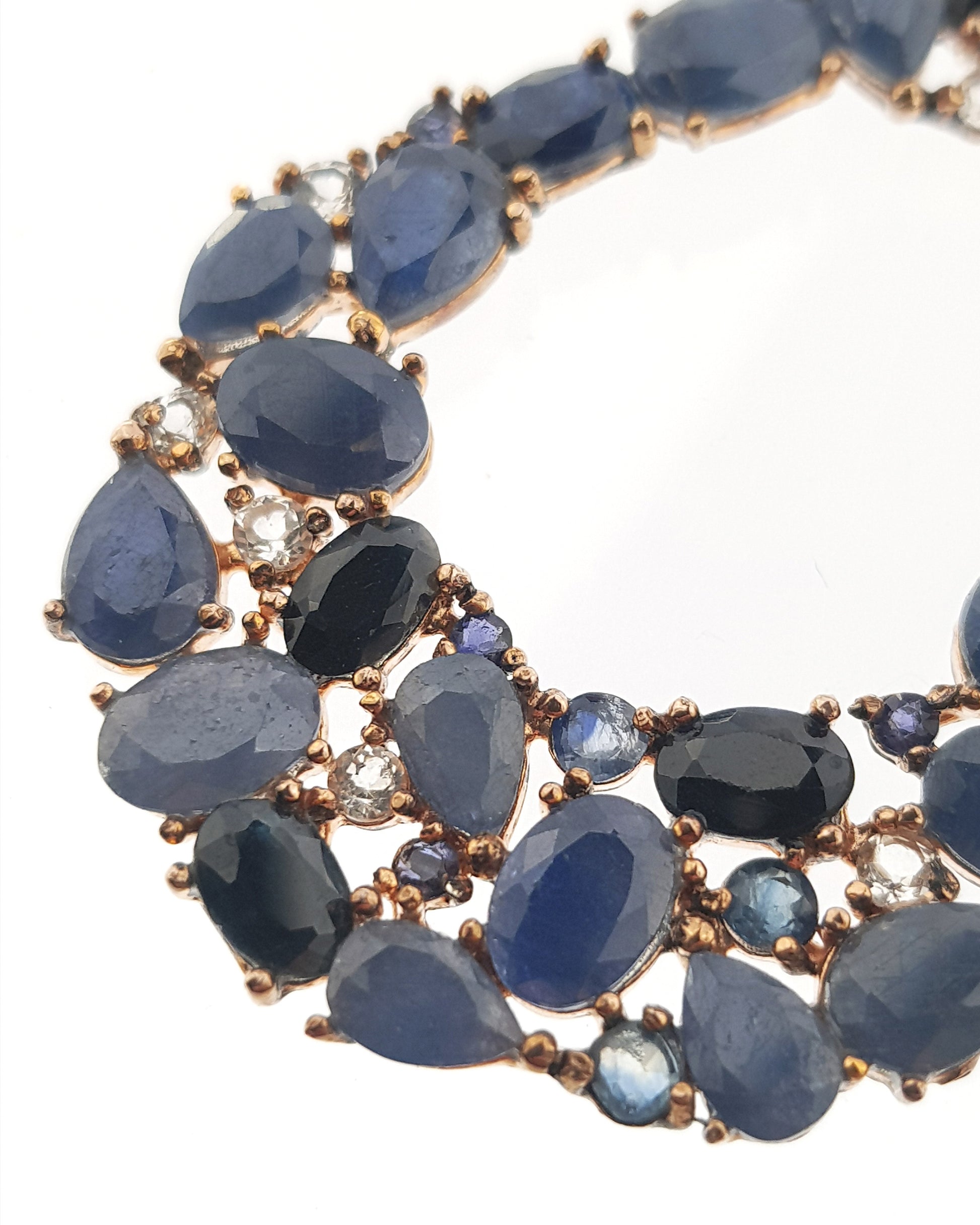 Pendientes azules de iolitas y labradoritas