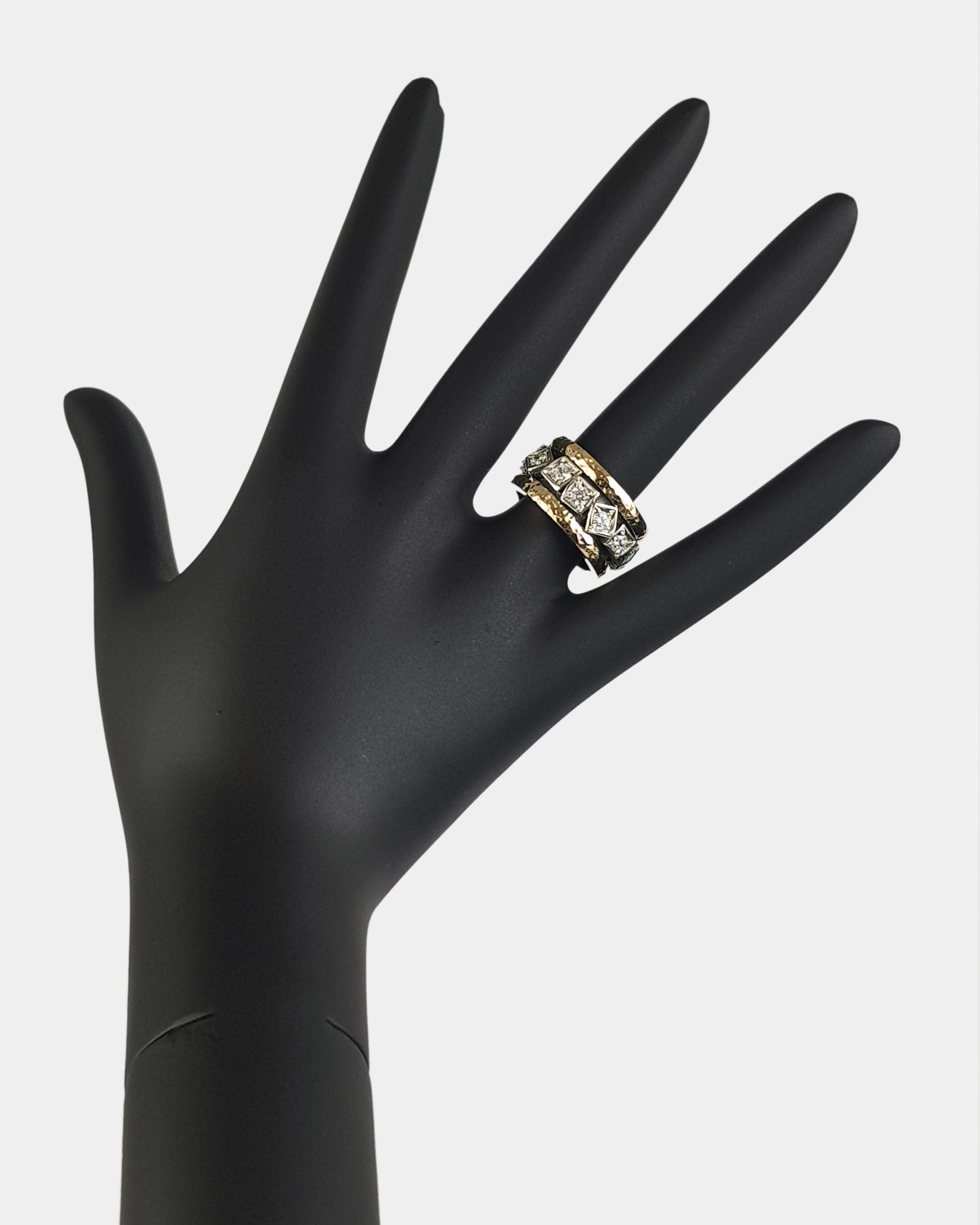 Anillo giratorio plata y zirconitas asimétricas