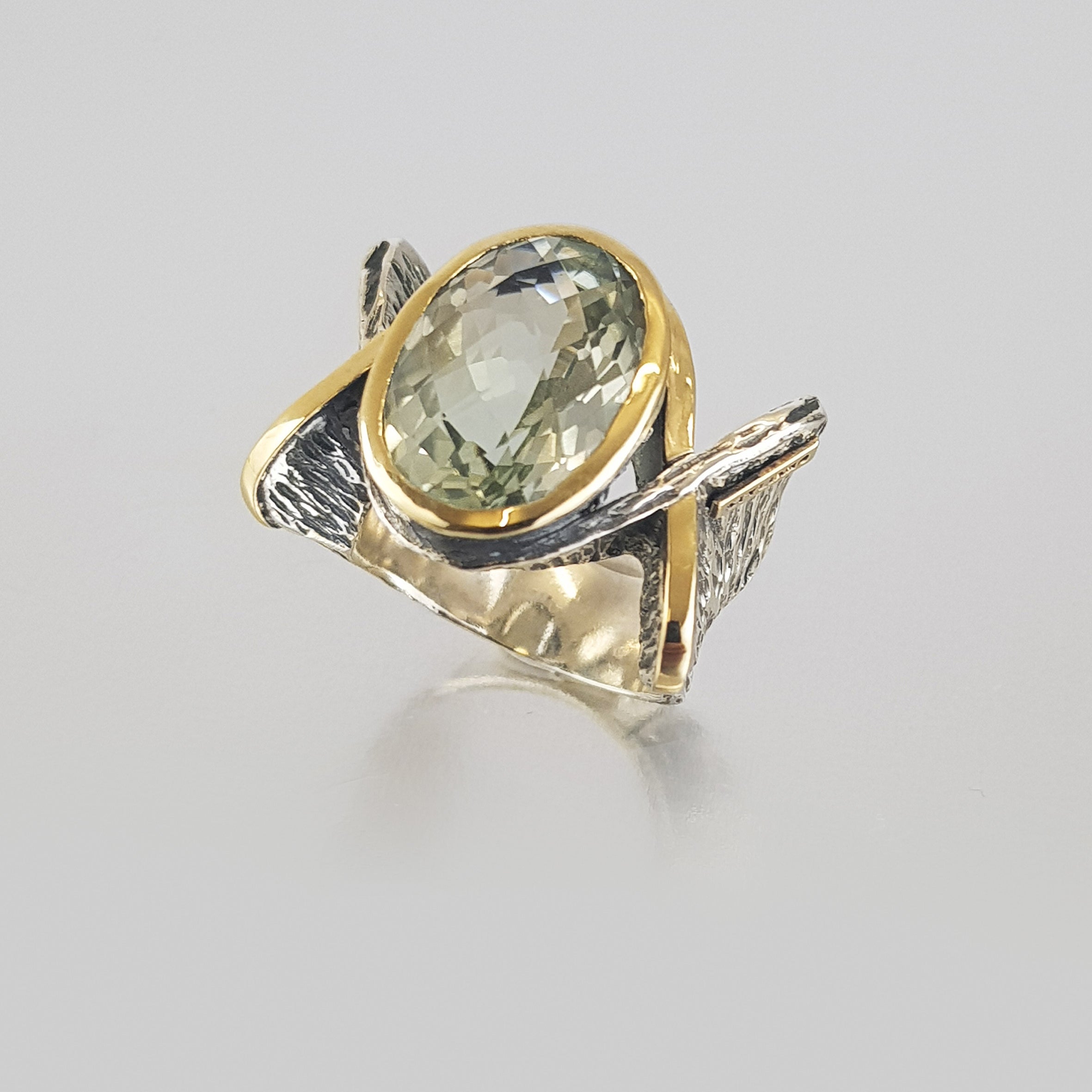 Anillo plata y amatista verde