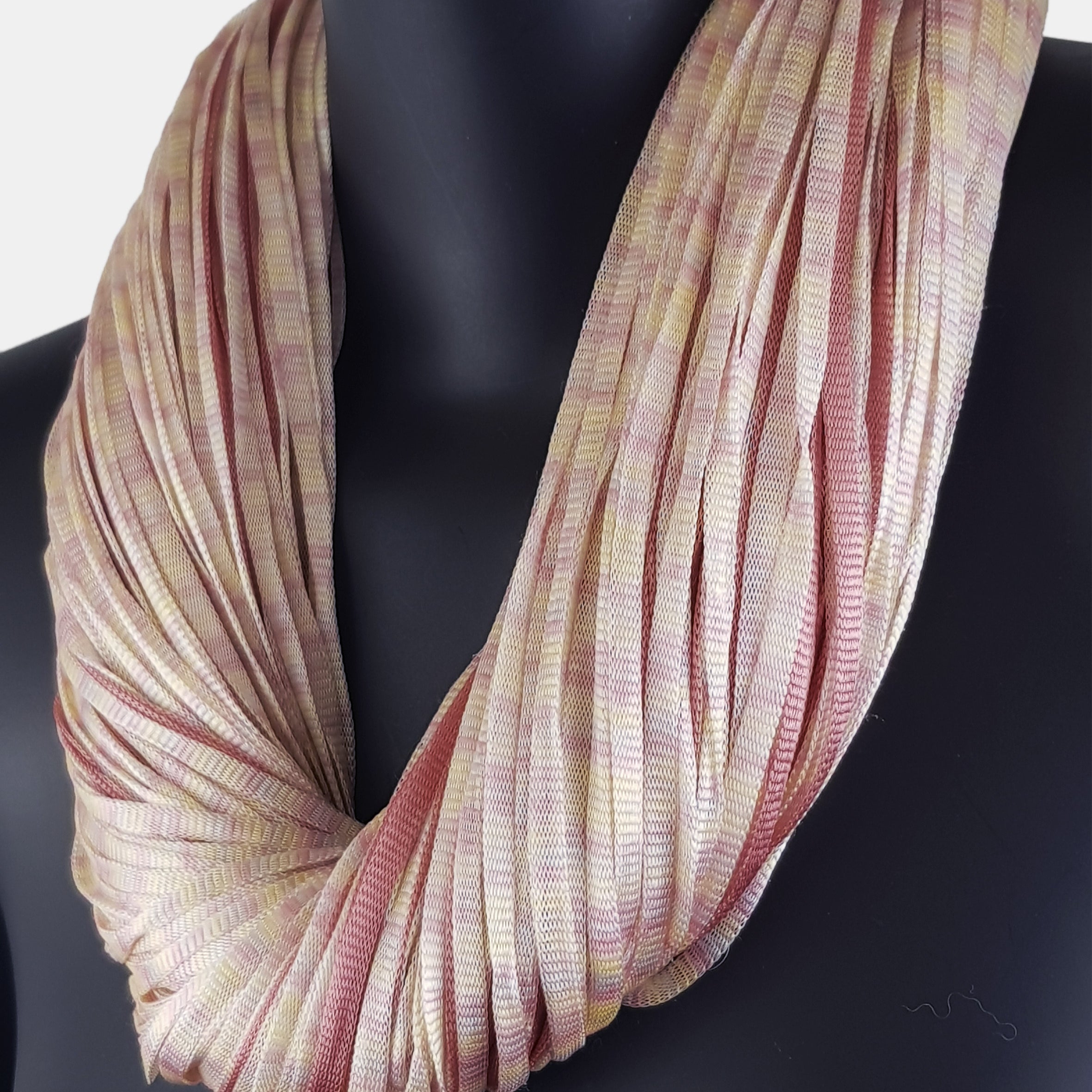 Collar de Seda rosa y beige