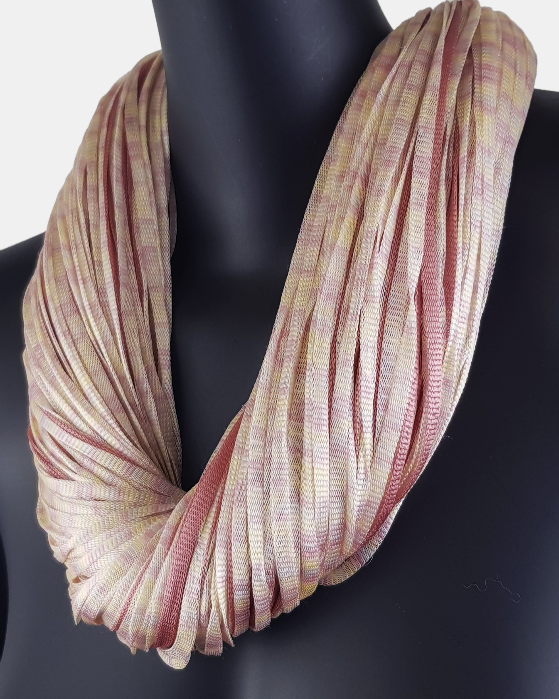 Collar de Seda rosa y beige