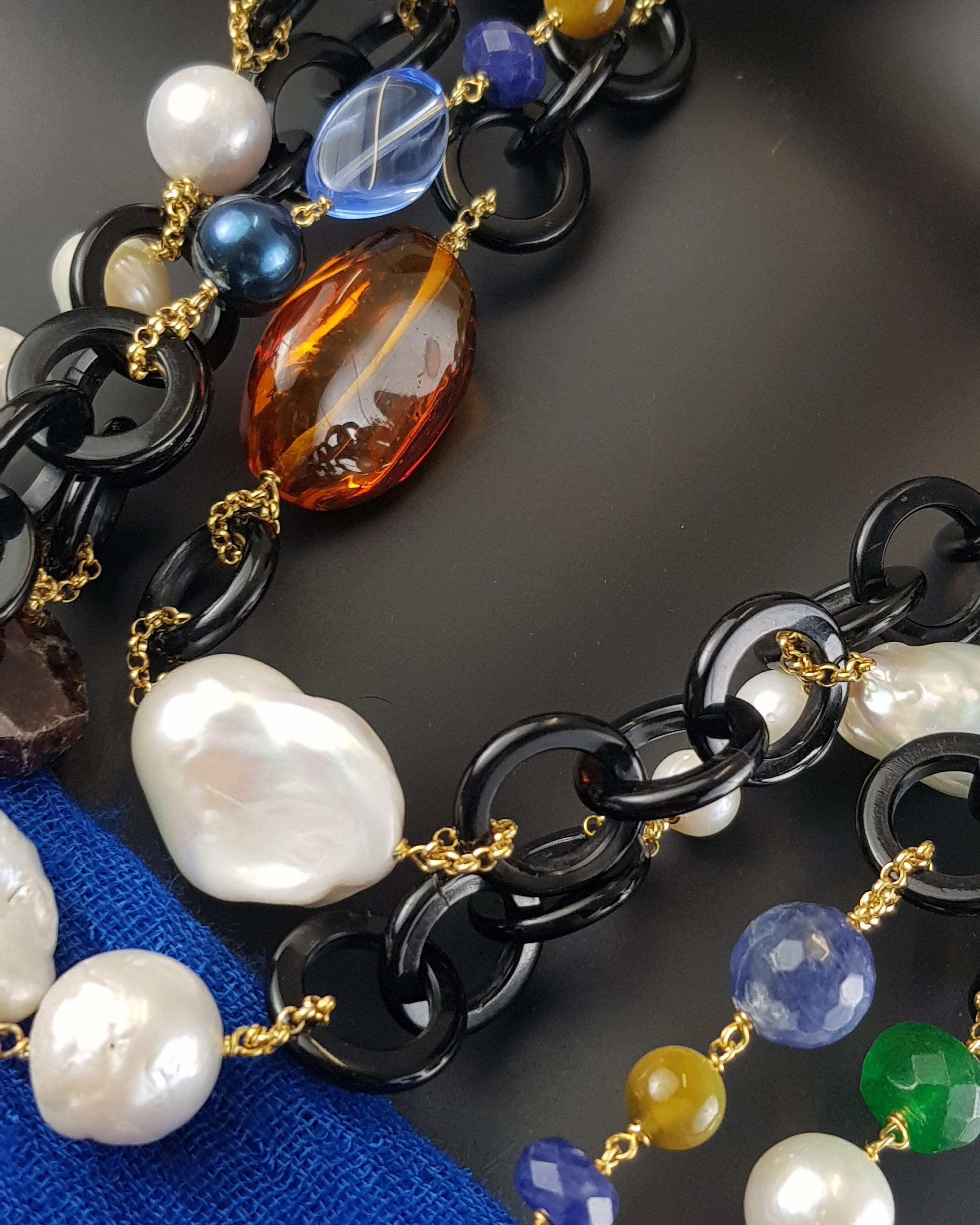 Collar Lucca corno negro y perlas