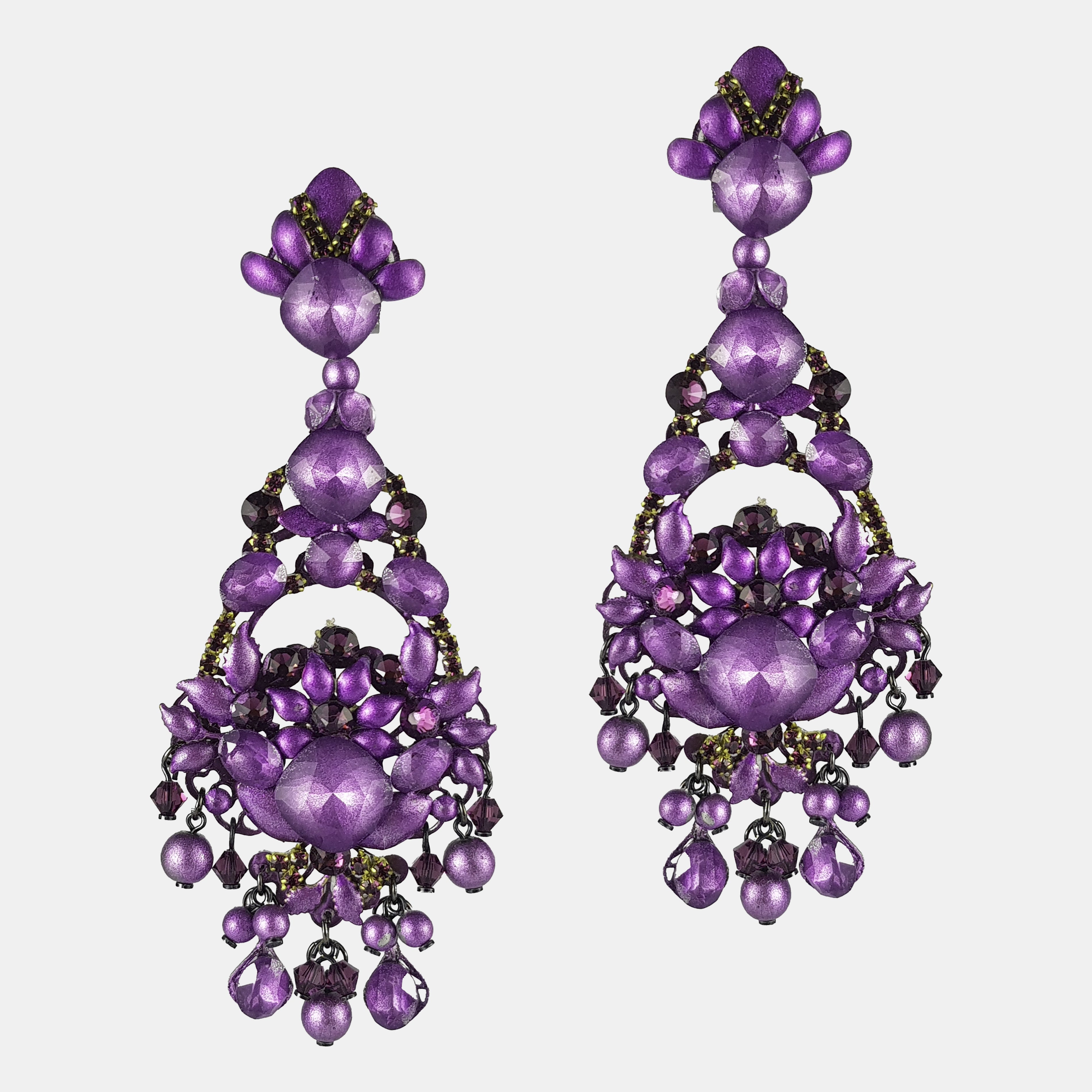 Purple lacquer pendant 