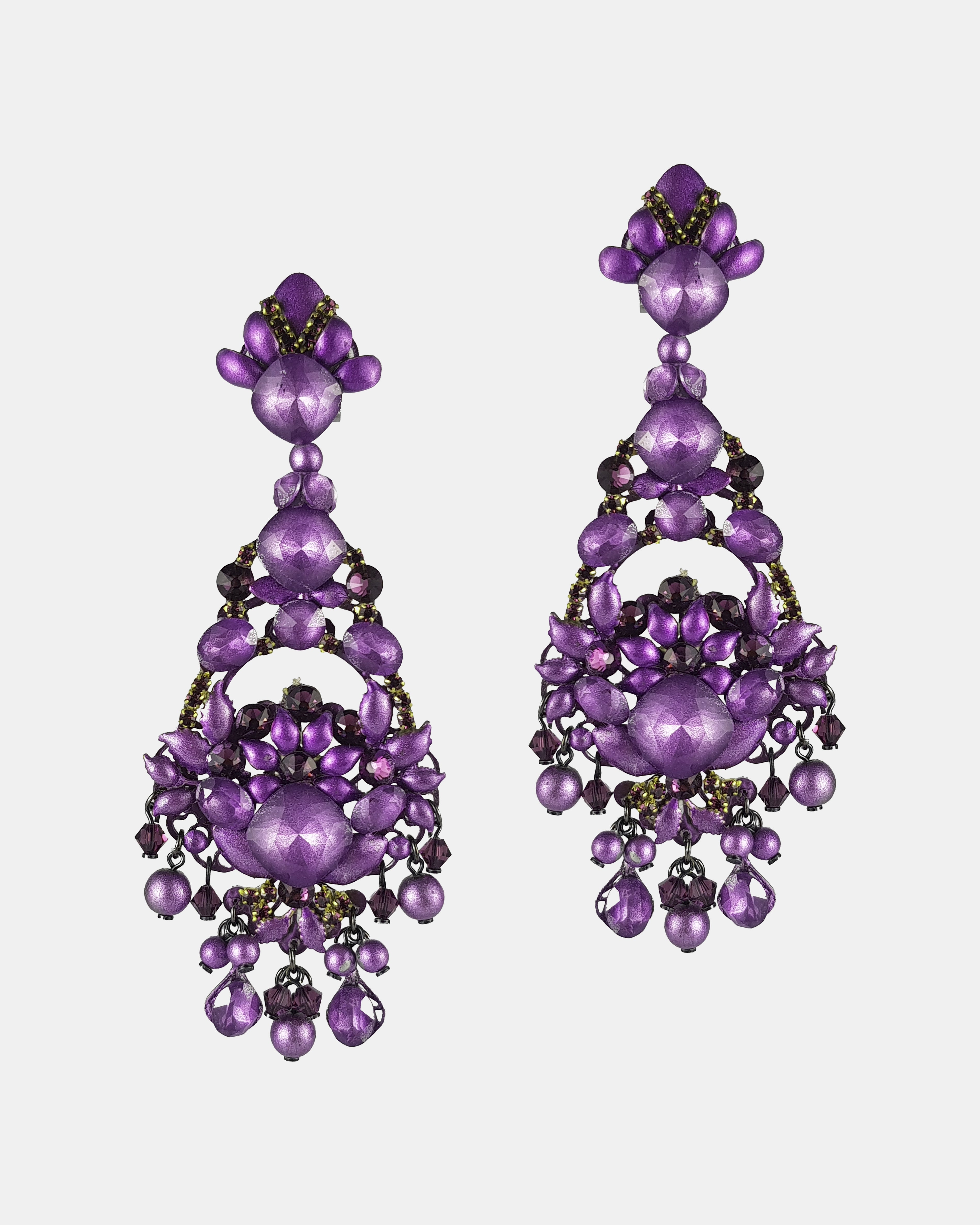 Purple lacquer pendant 