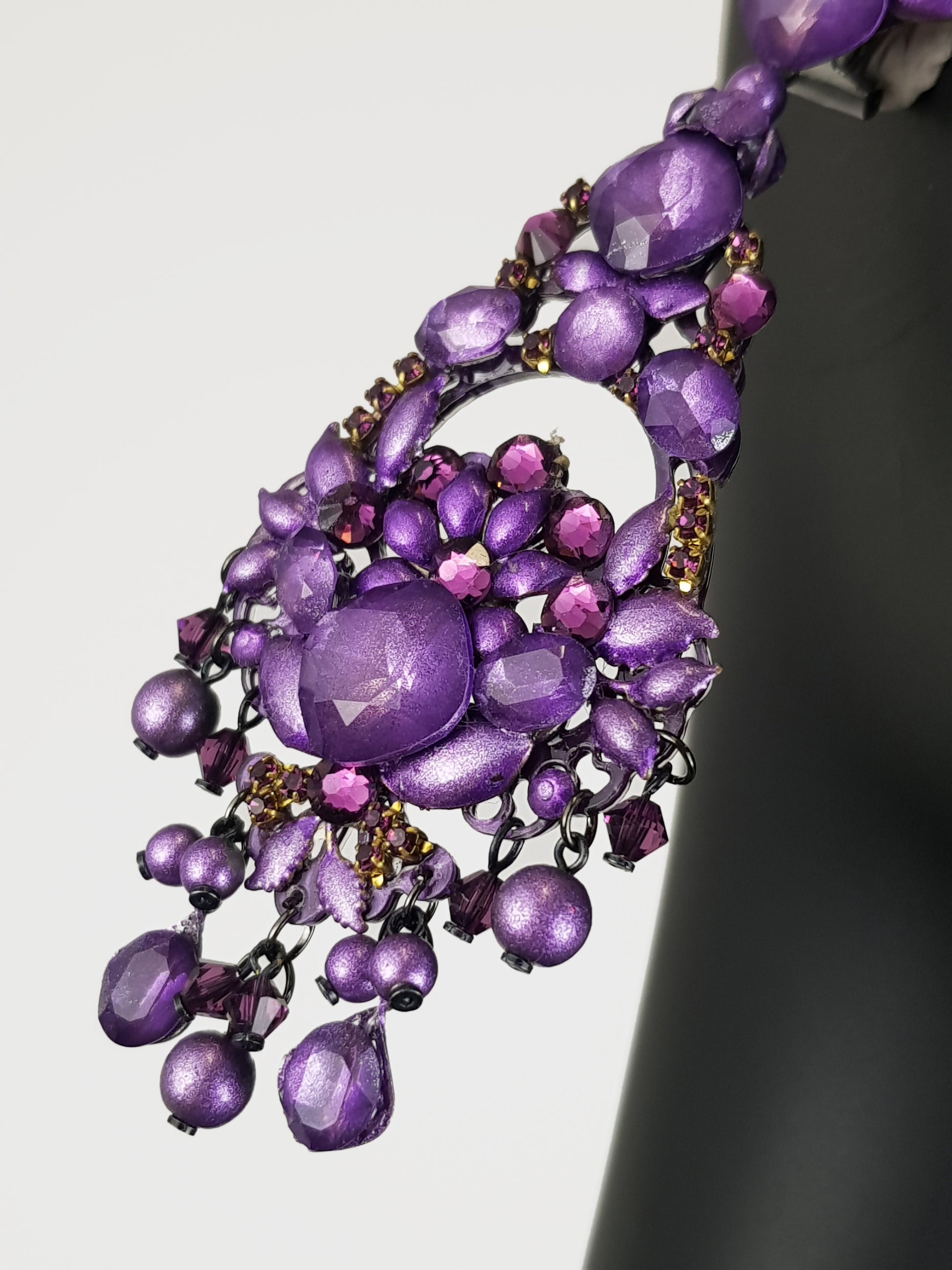 Purple lacquer pendant 