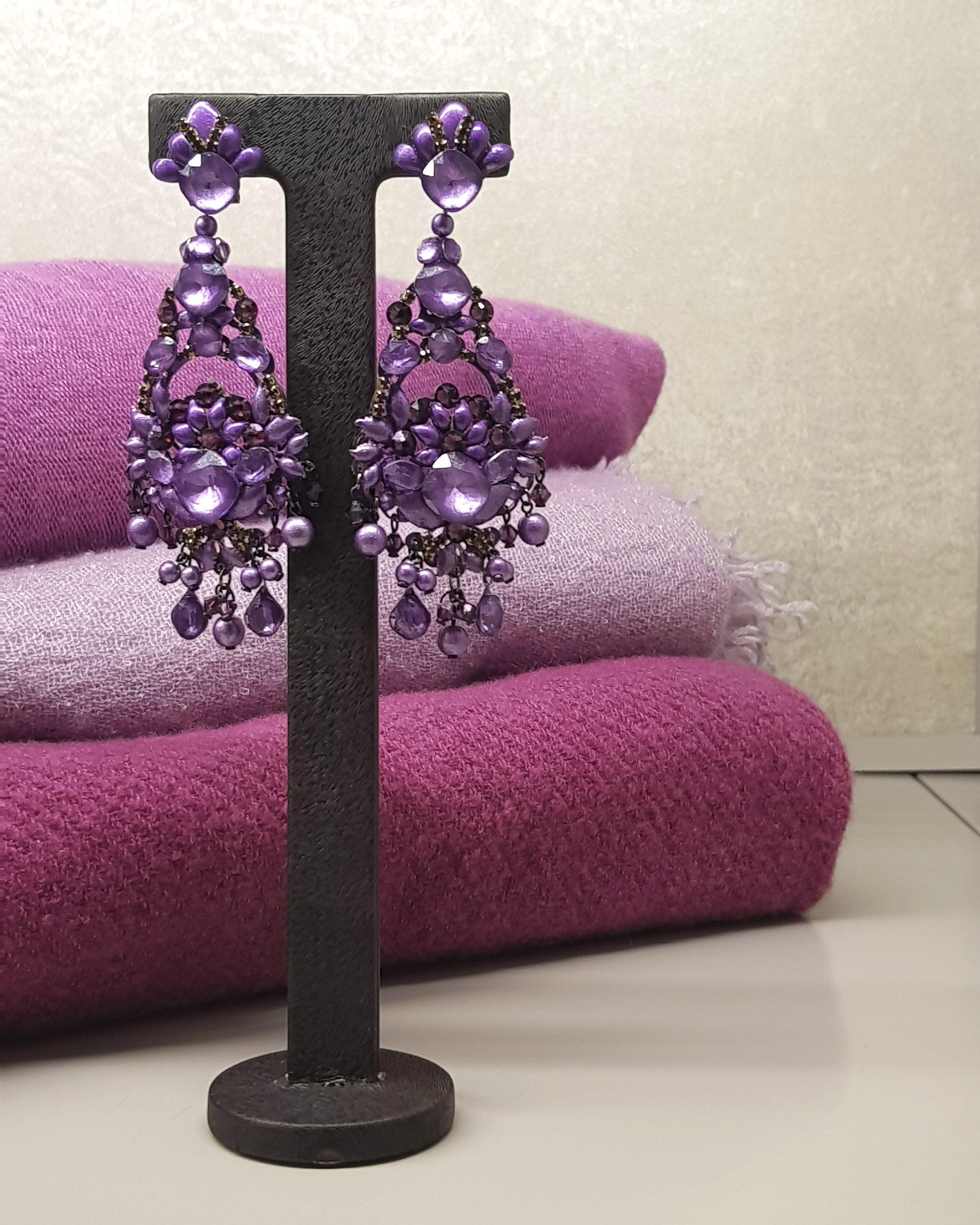 Purple lacquer pendant 