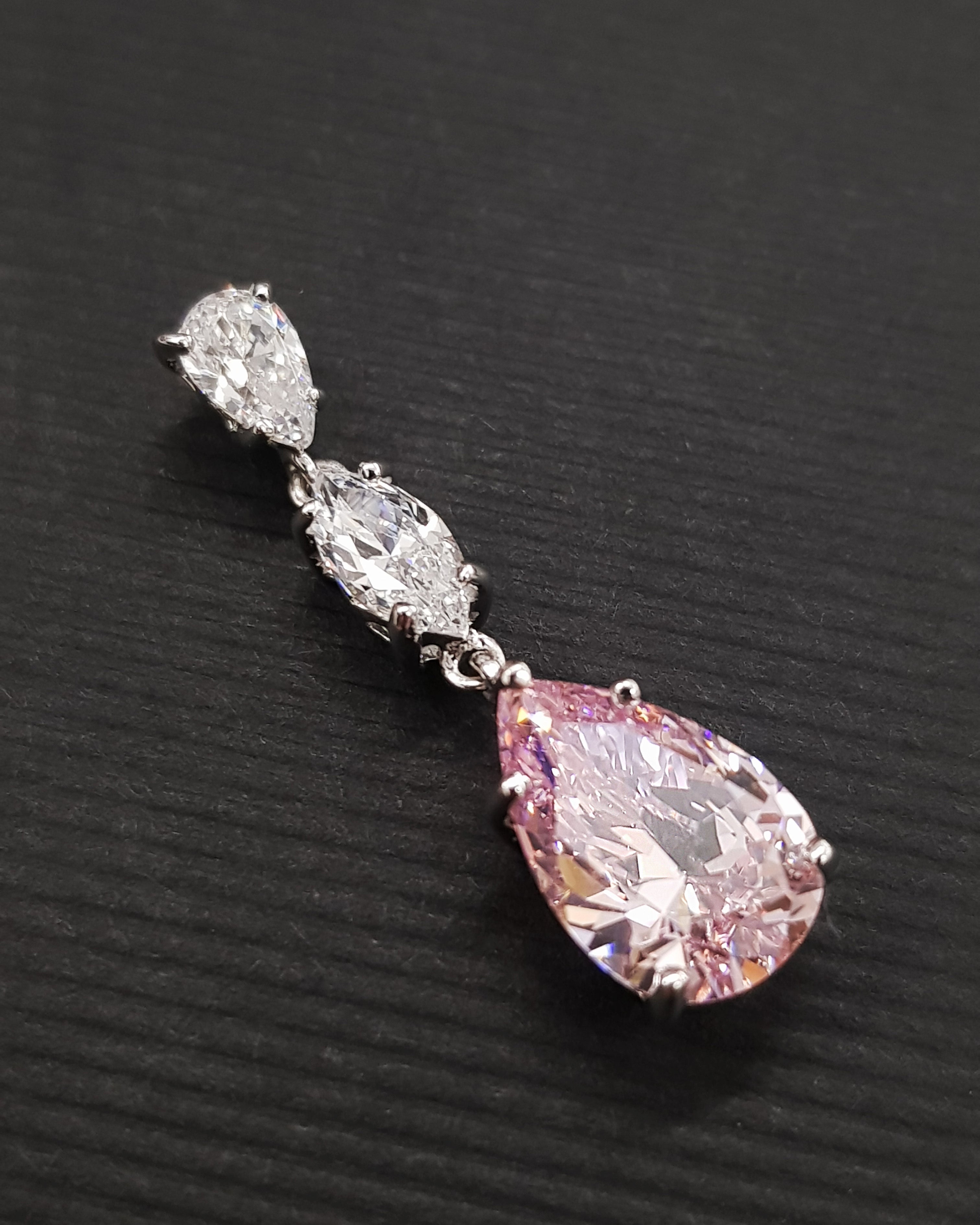 Boucles d'oreilles en argent et zircone cubique rose 