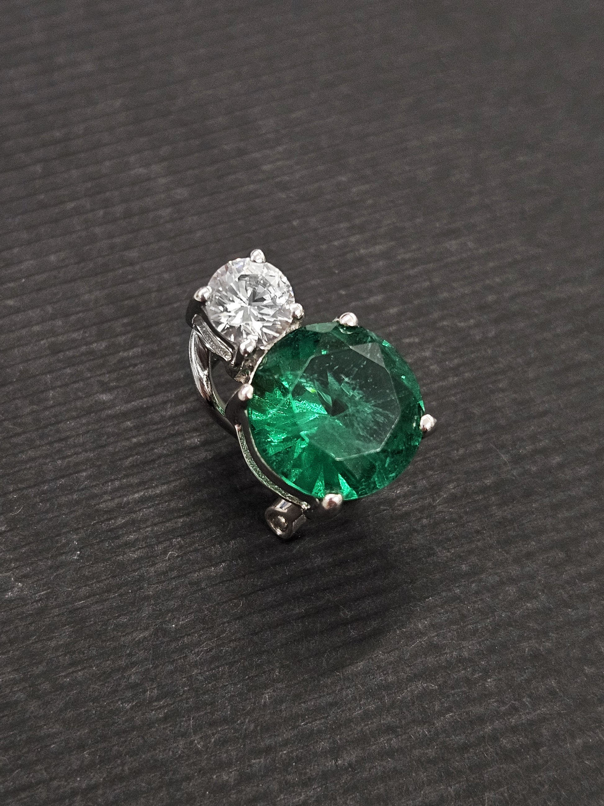 Pendientes plata y zirconita verde esmeralda