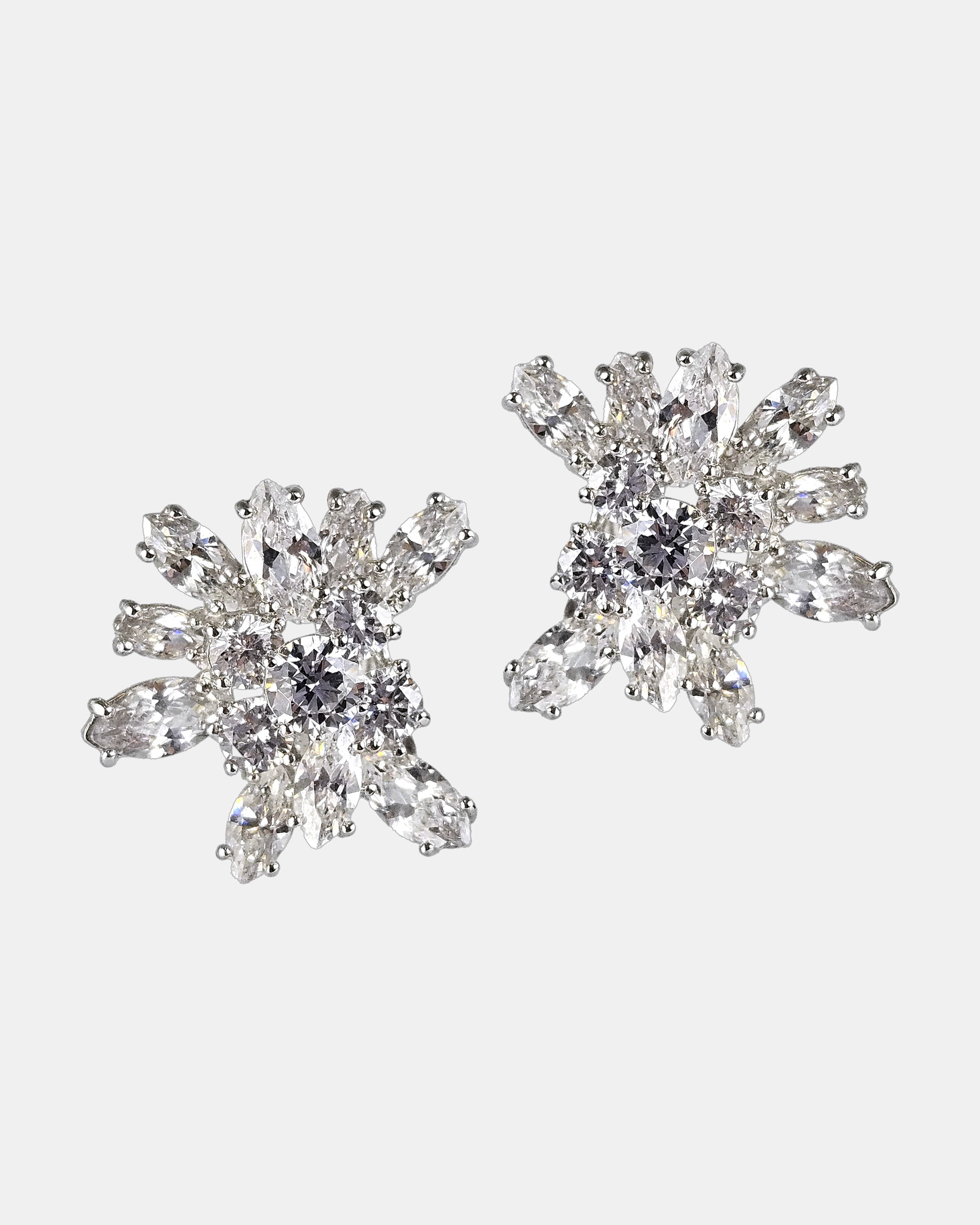 Pendiente Radiant en plata y zirconita