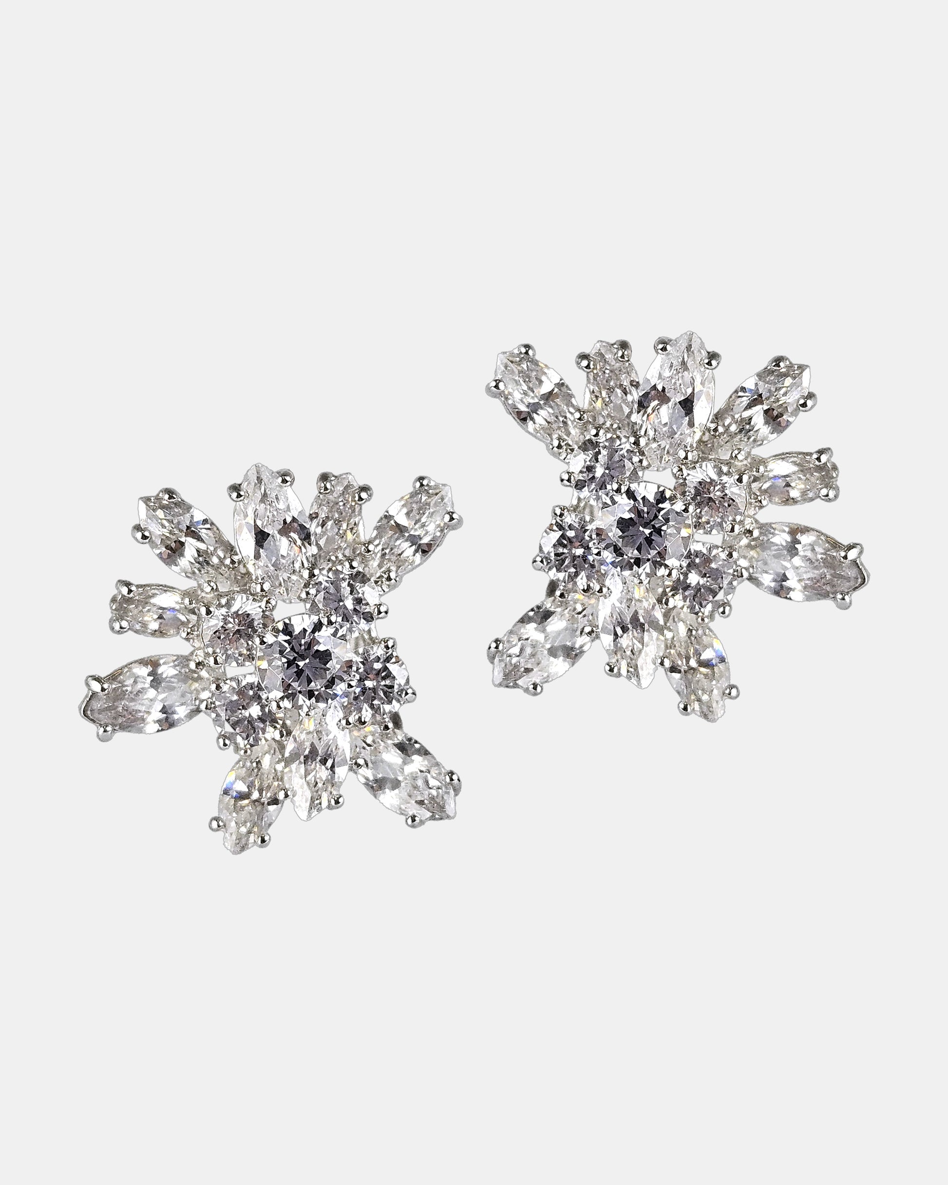 Pendiente Radiant en plata y zirconita