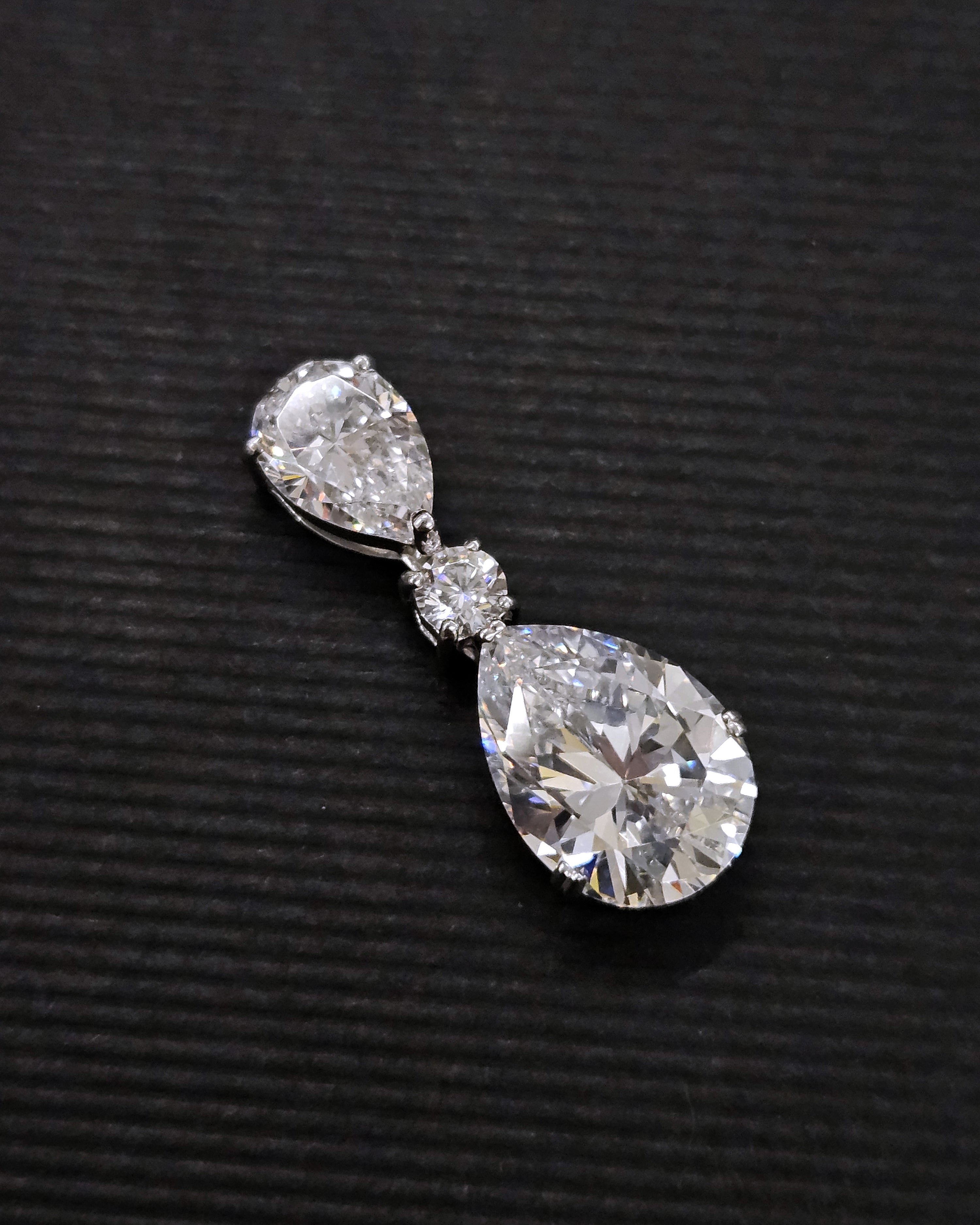 Pendientes pera plata y zirconitas blancas