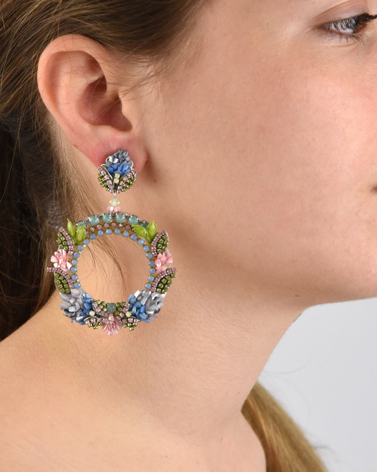 Boucles d'oreilles créoles Capion ornées de strass et de nacre 