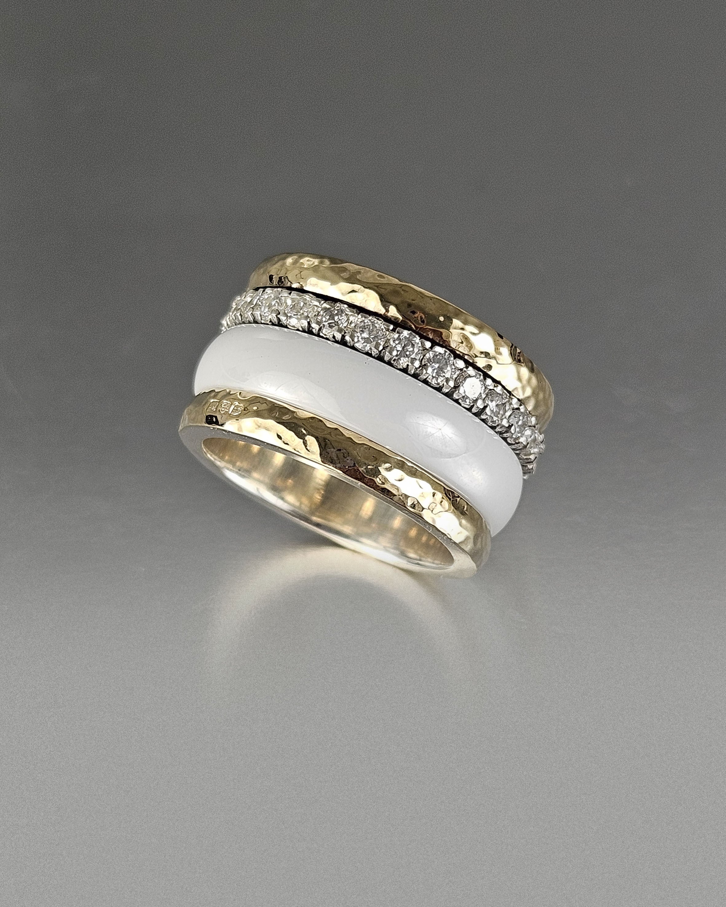 Anillo plata y circonitas con cerámica blanca