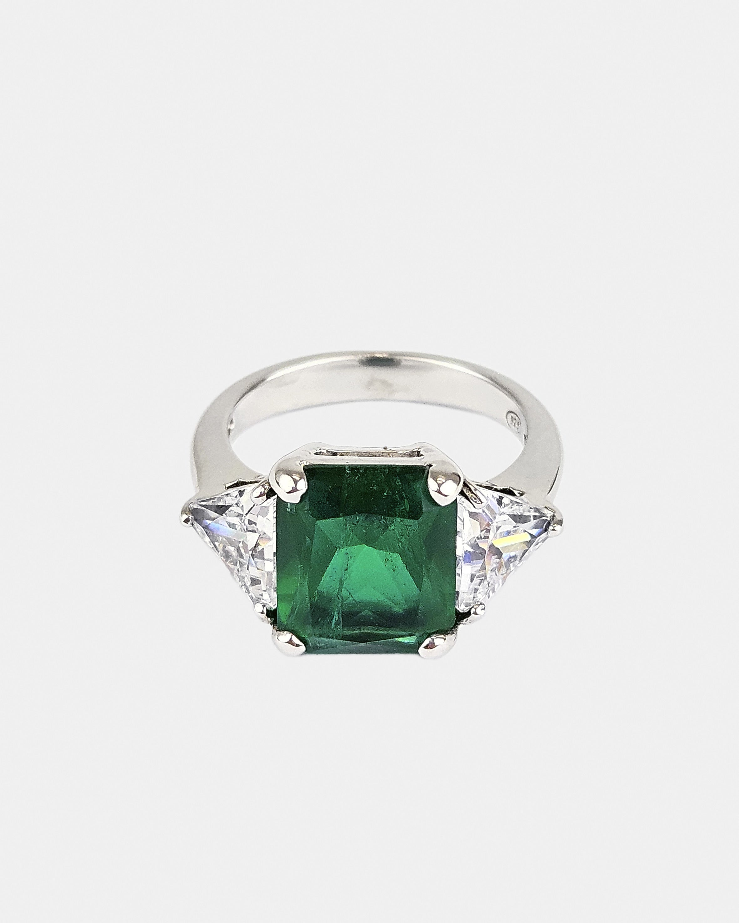 Sortija plata y zirconita verde esmeralda