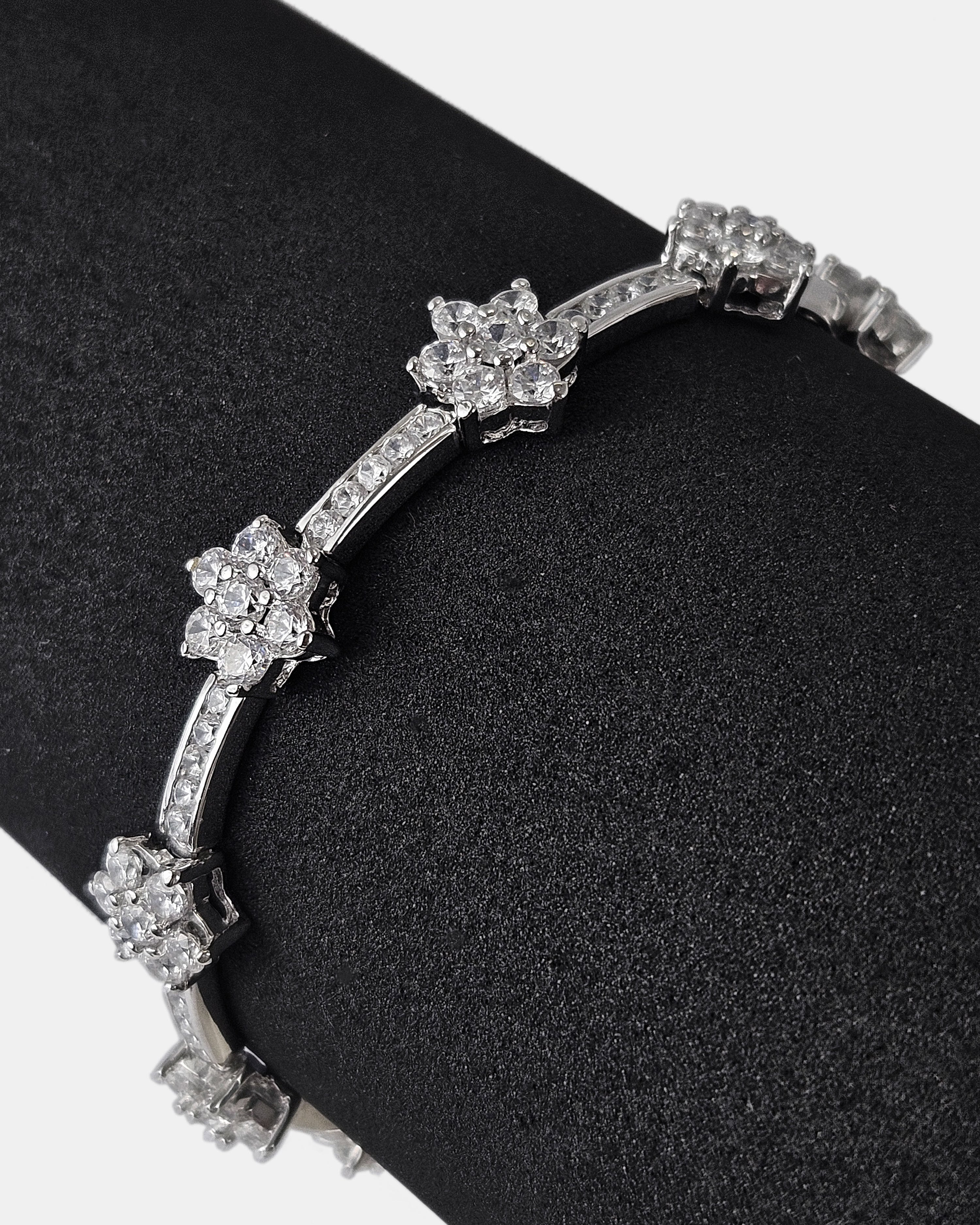 Pulsera plata y zirconita rosetas