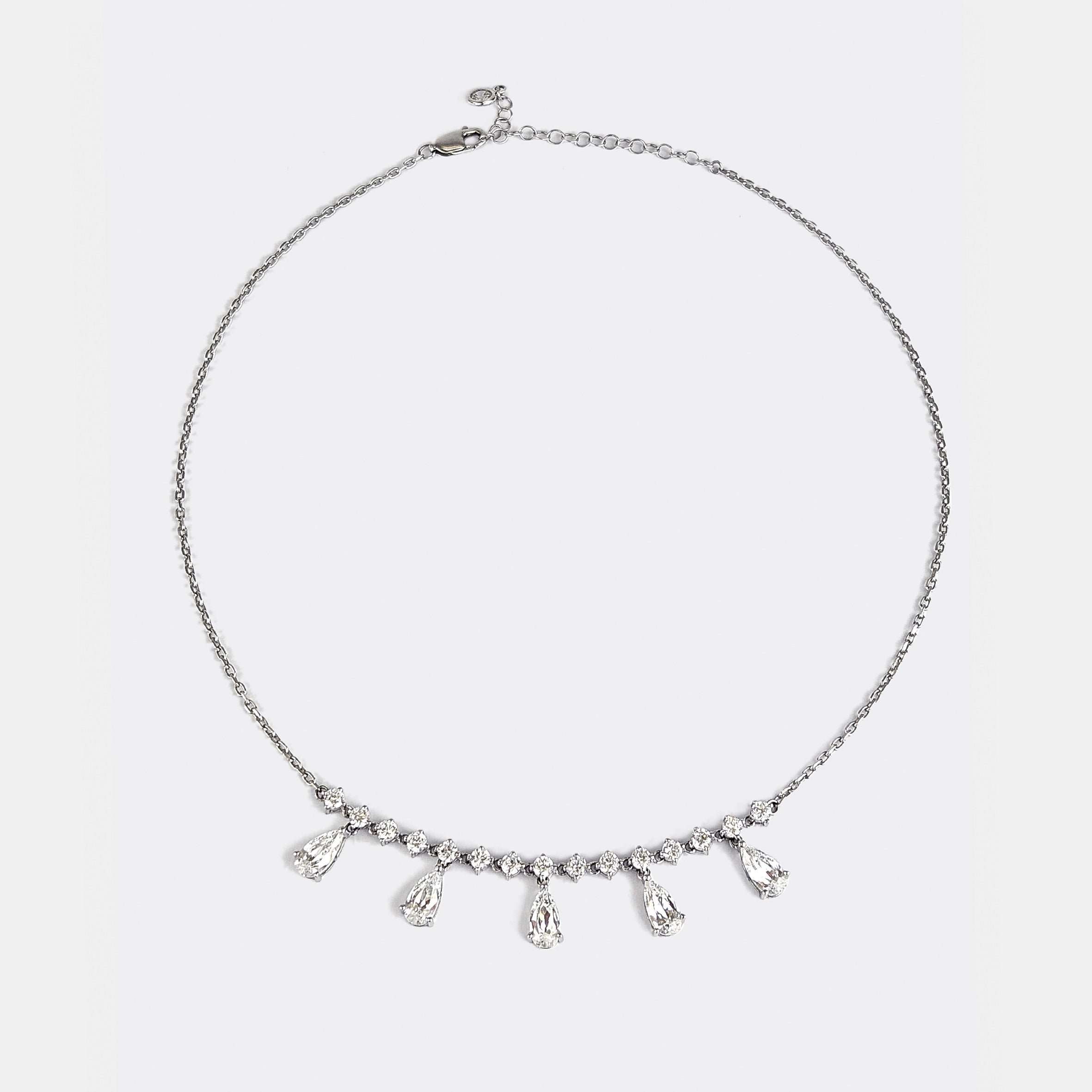 Gargantilla plata y circonitas lágrimas