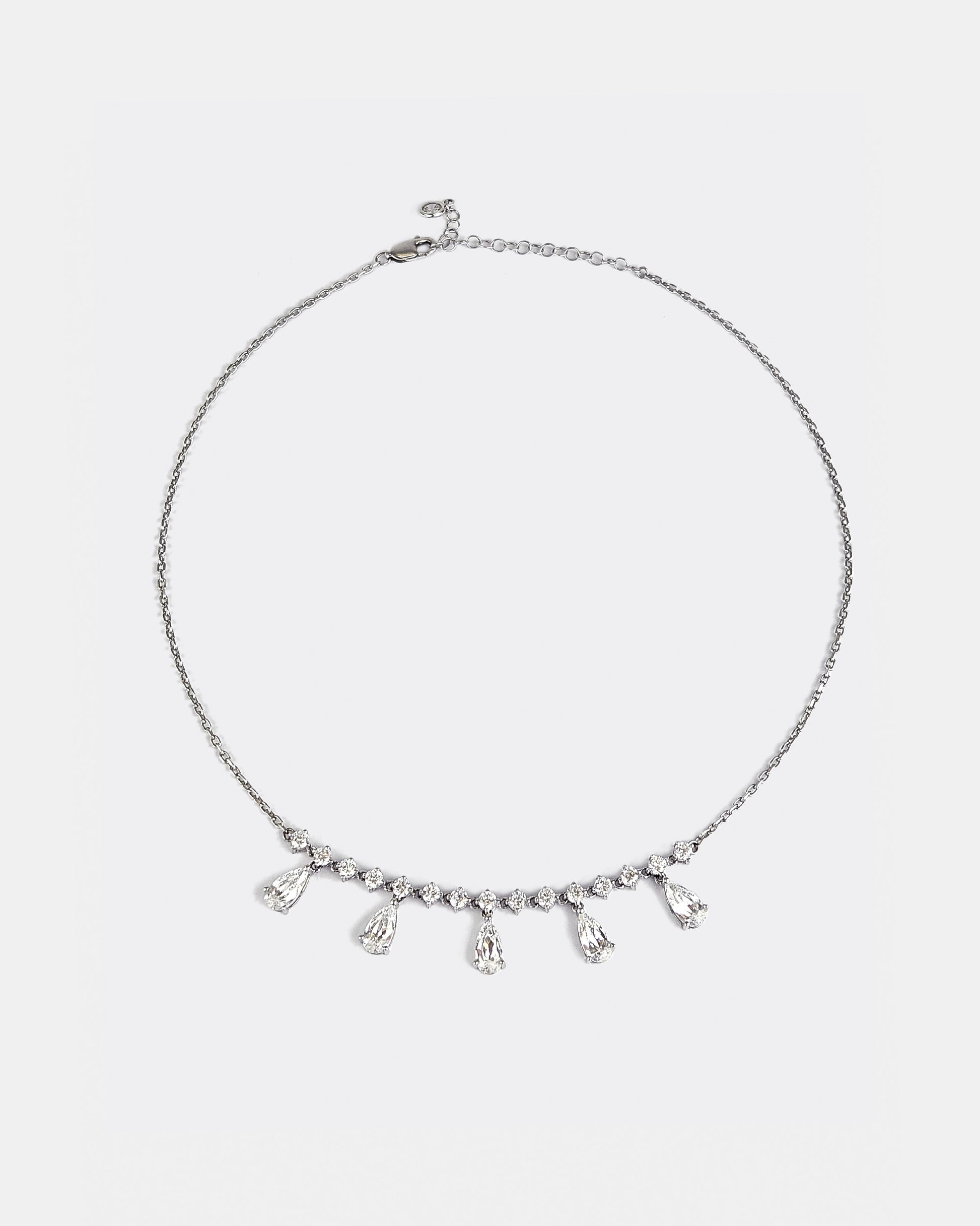 Gargantilla plata y circonitas lágrimas